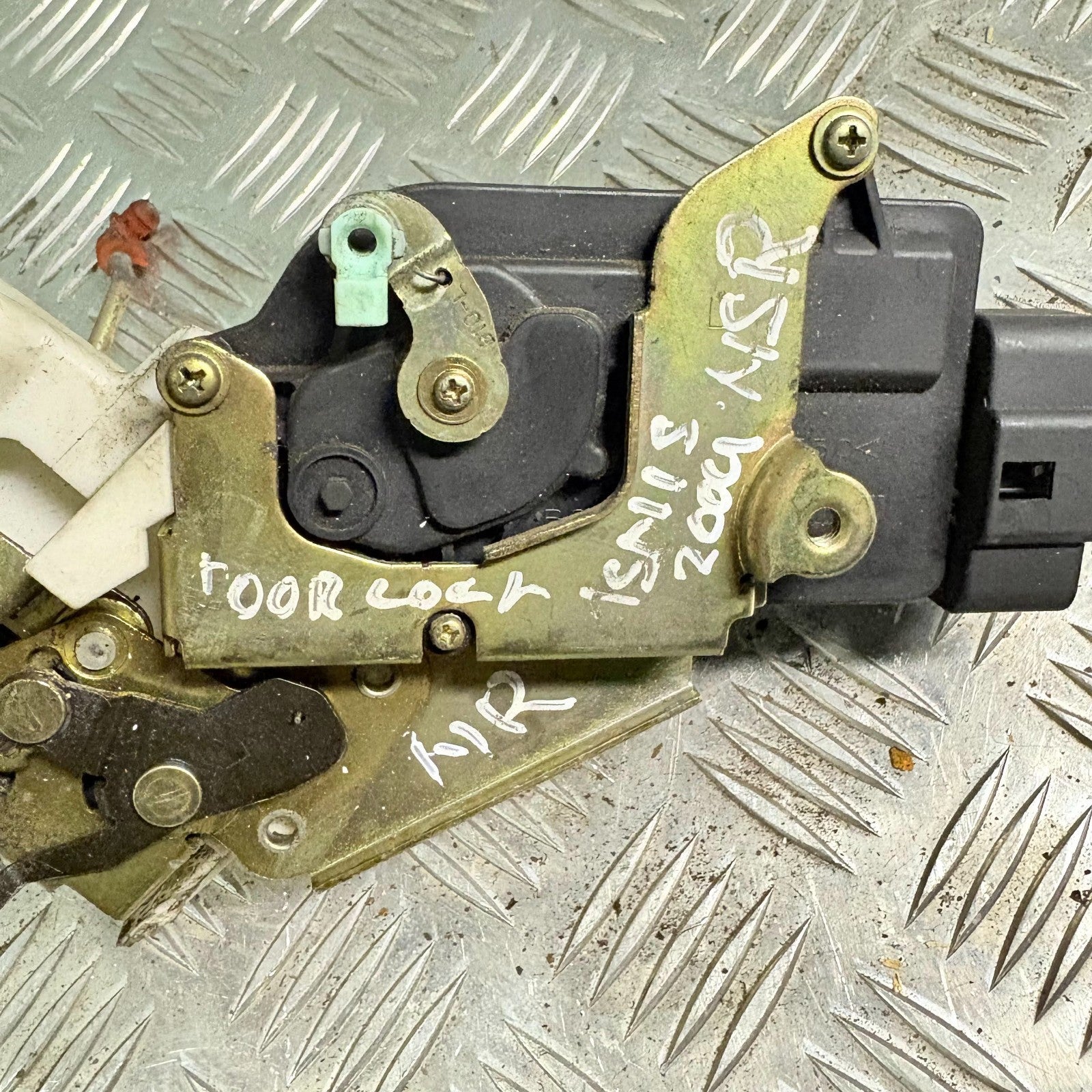 SUZUKI IGNIS 2004 REAR LEFT DOOR LOCK CATCH MECHANISM
