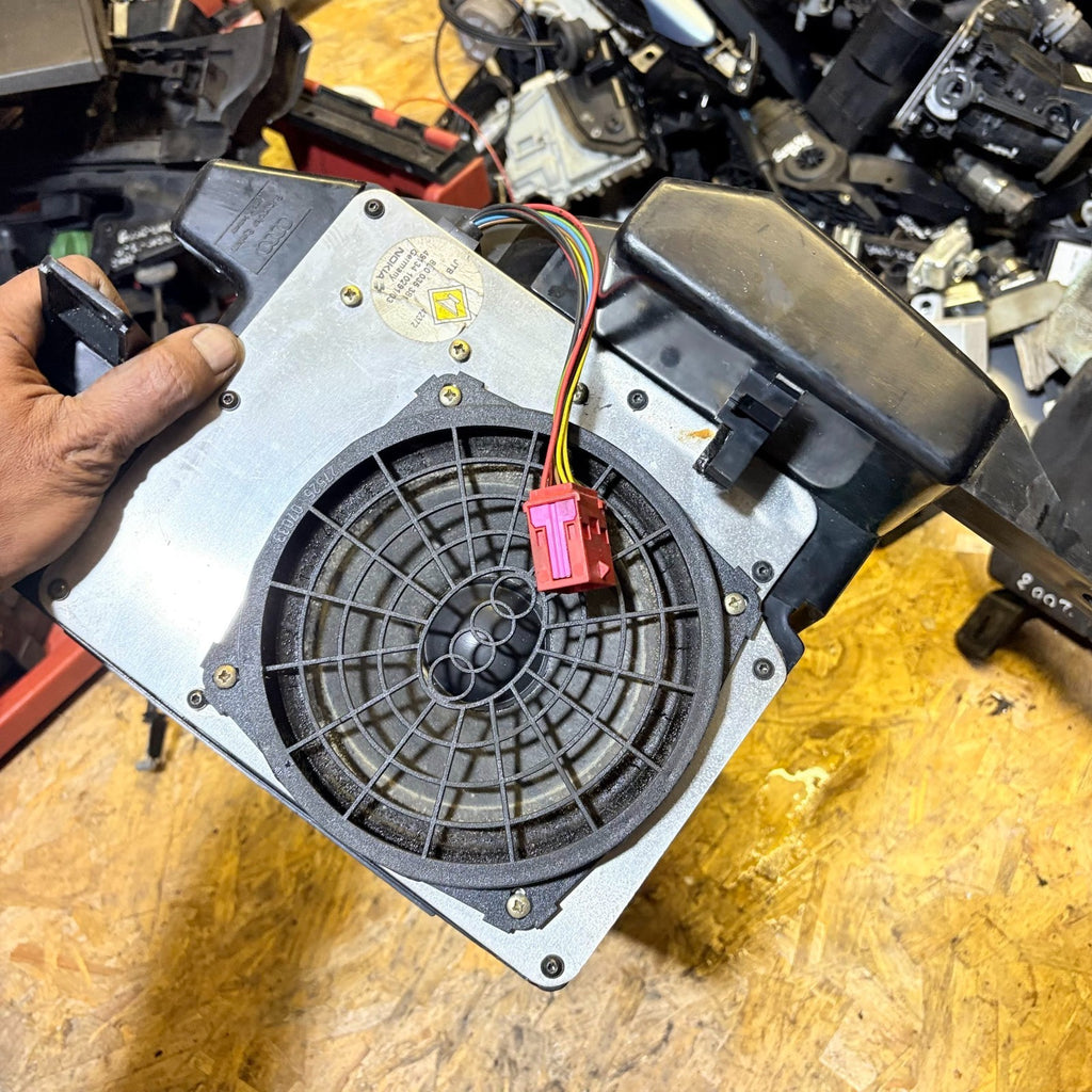 Audi A3 1998 Subwoofer System 8l0035381, 49134 10291/03