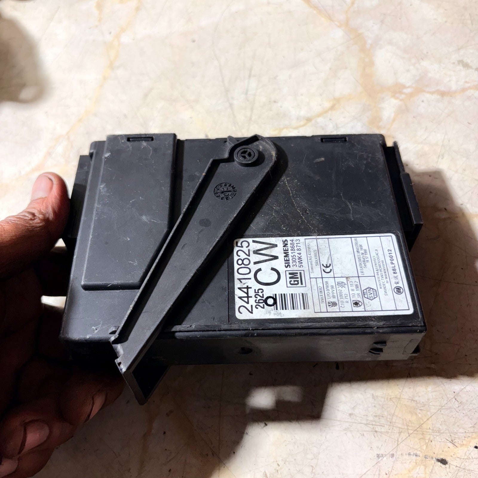 OPELCOMBO MK2 BCM BODY CONTROL MODULE 24410825 2001-2011