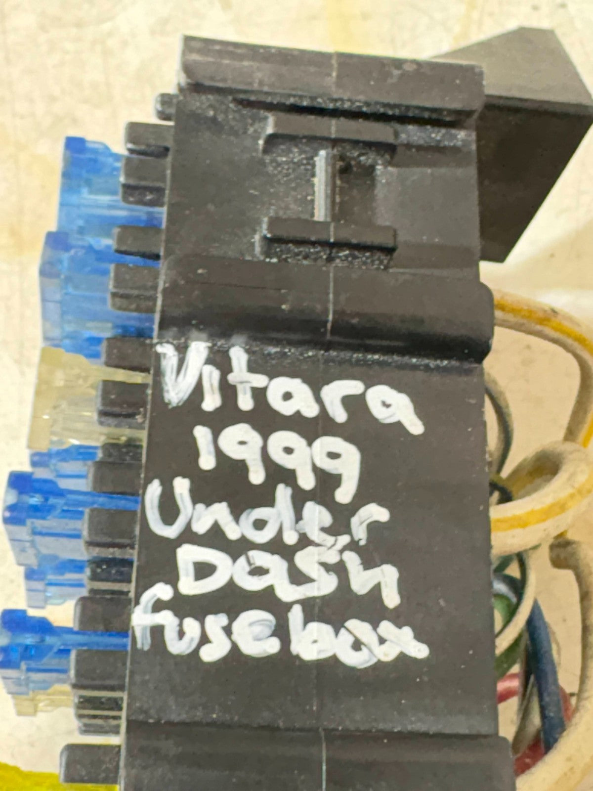 Suzuki Vitara 1999 Under Dash Fusebox