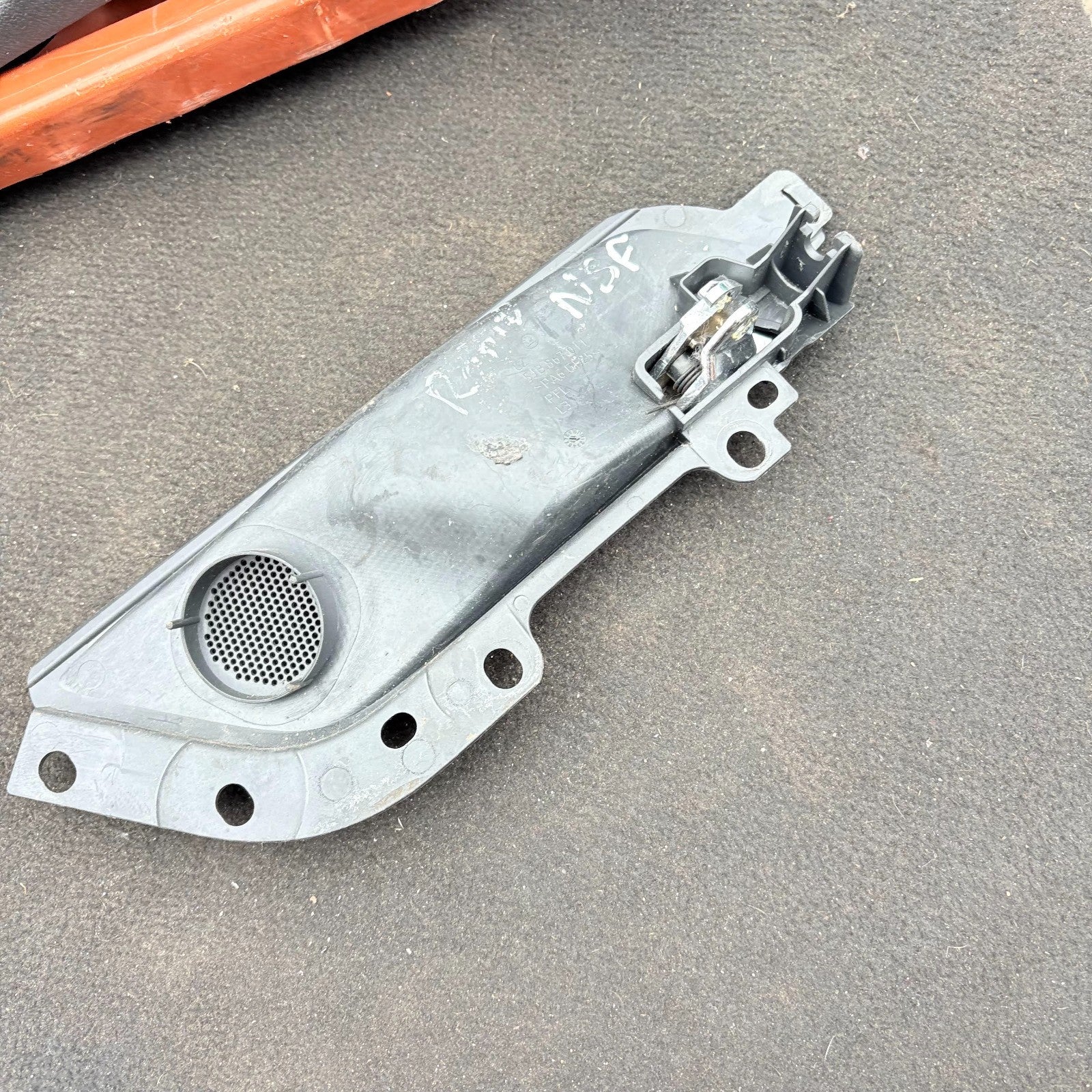 Skoda Rapid Front Left Inner Door Handle With Speaker 5JB867011A