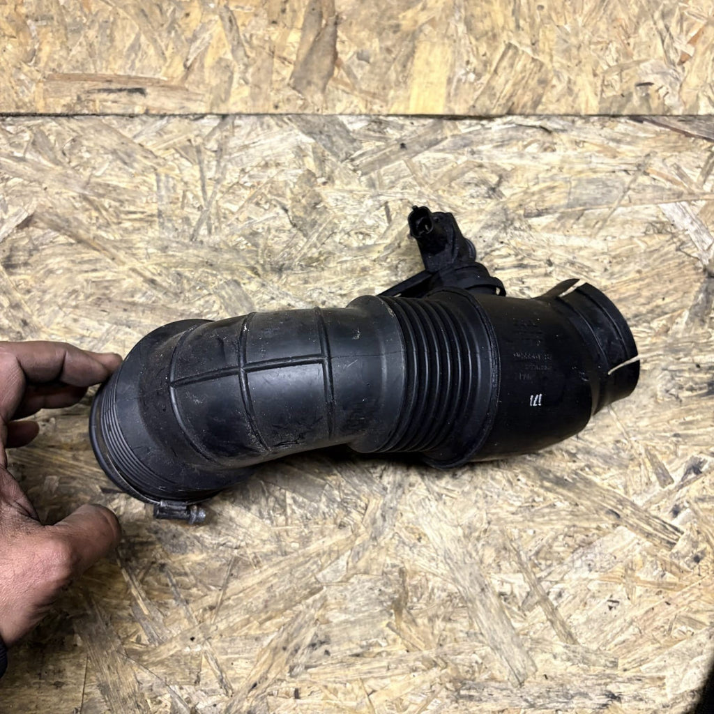 Vauxhall Opel Insignia Mk1 2.0 CDTi A20DTH Air Intake Pipe Hose 55561787 09-17