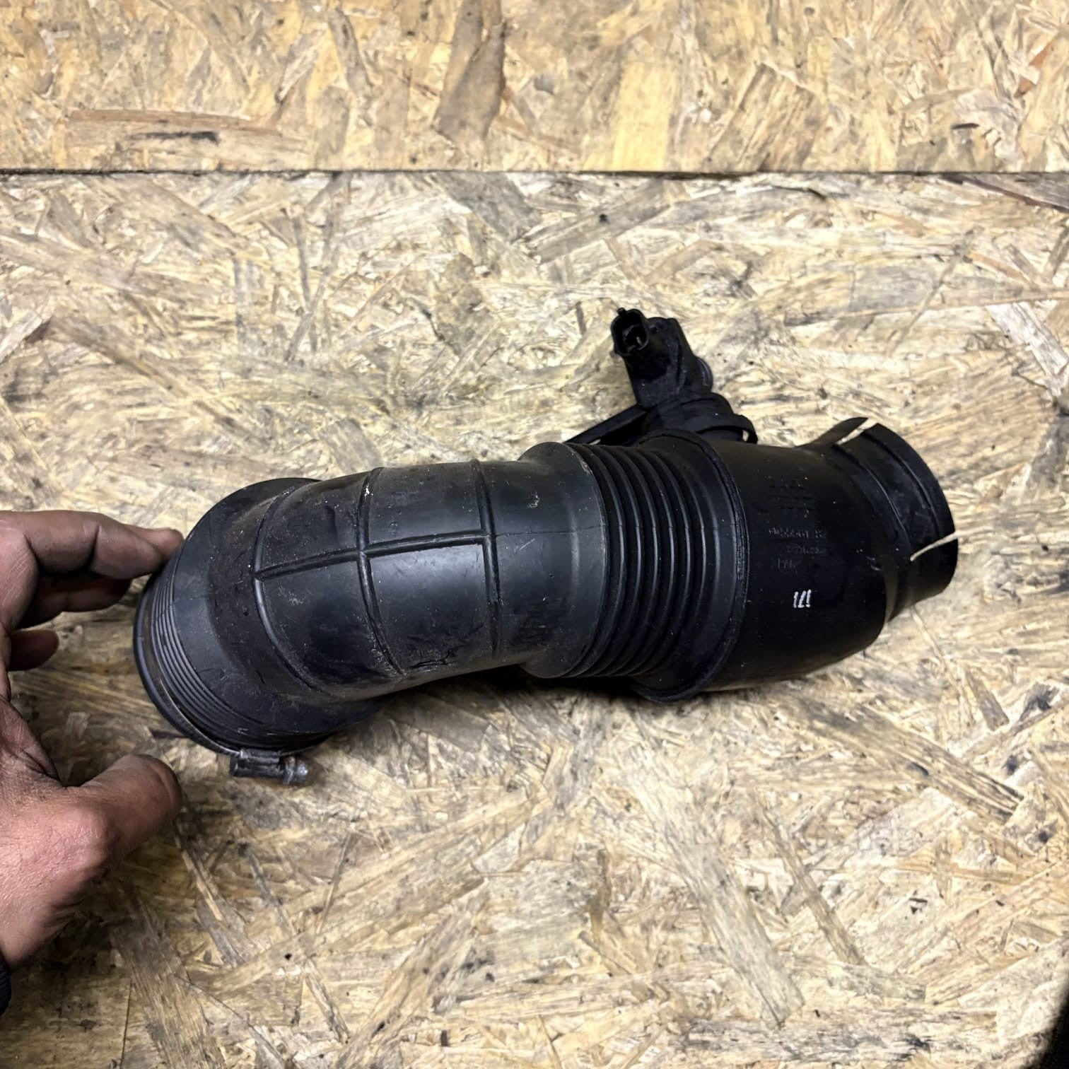 Vauxhall Opel Insignia Mk1 2.0 CDTi A20DTH Air Intake Pipe Hose 55561787 09-17
