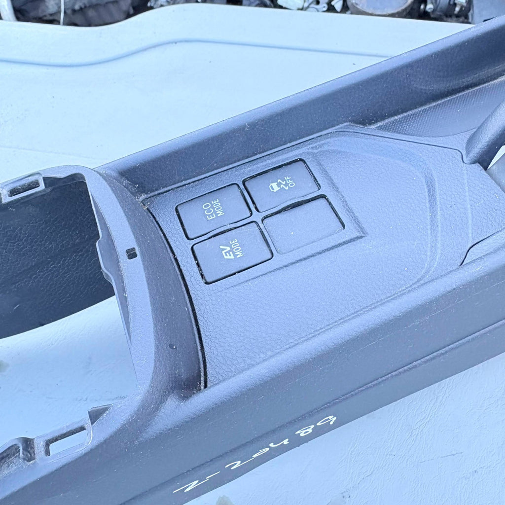 TOYOTA YARIS MK3 XP130 2011-2019 CENTRE CONSOLE CUP HOLDER 589100D290