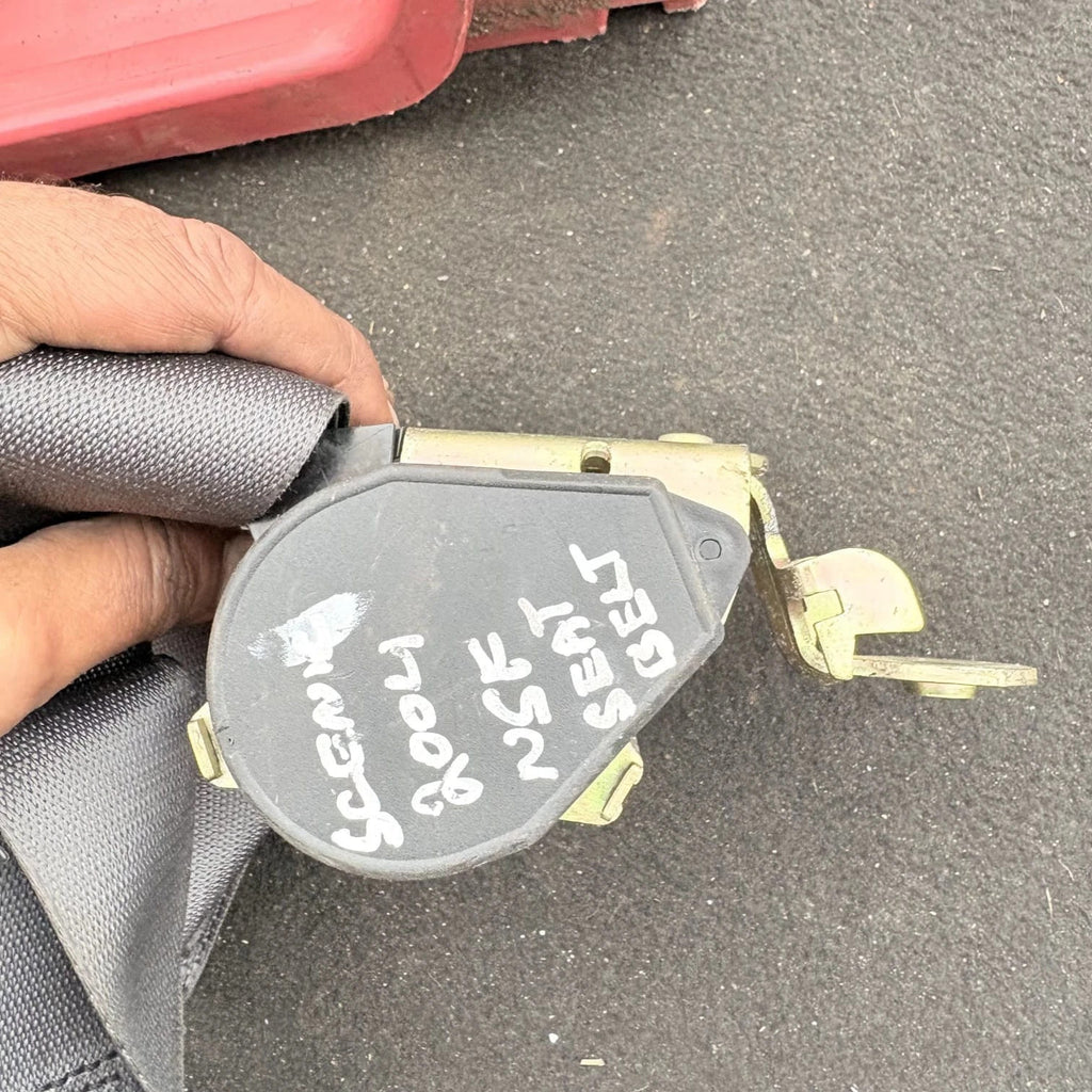 Renault Scenic Megane Seatbelt Seat Belt Passenger Front Side 2004 041083