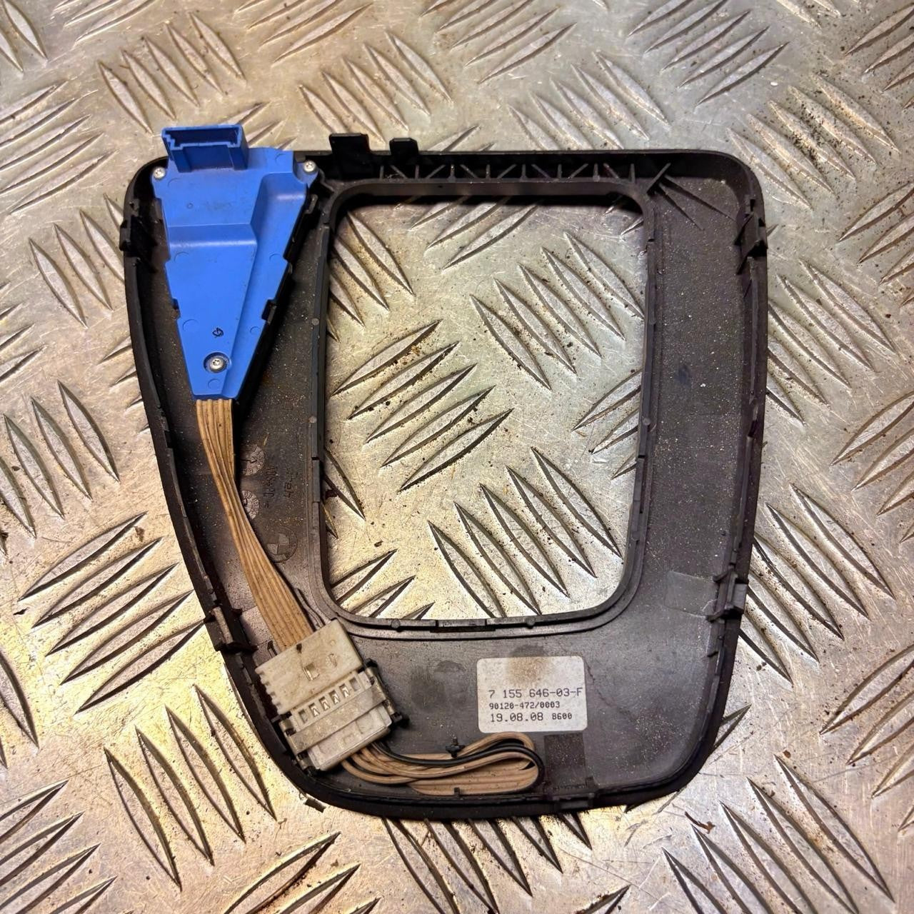 BMW 3 Series E90/E91/E92/E93 Auto Shifter Surround PRND M/S 2004-13 51167155646