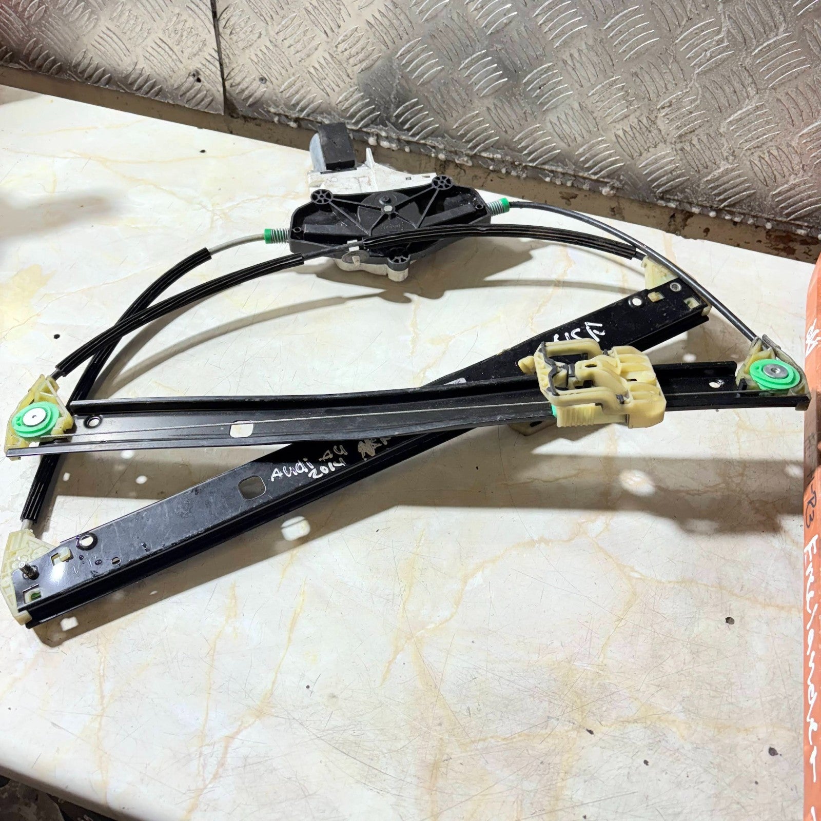 AUDI A4 2014 WINDOW REGULATOR FRONT LEFT PASSENGER SIDE 8K0 837 461