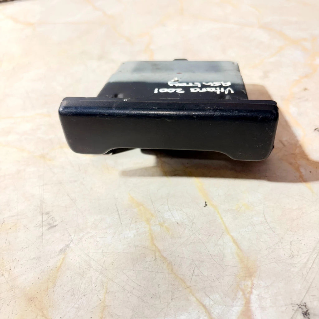SUZUKI GRAND VITARA MK2 2001 ASHTRAY