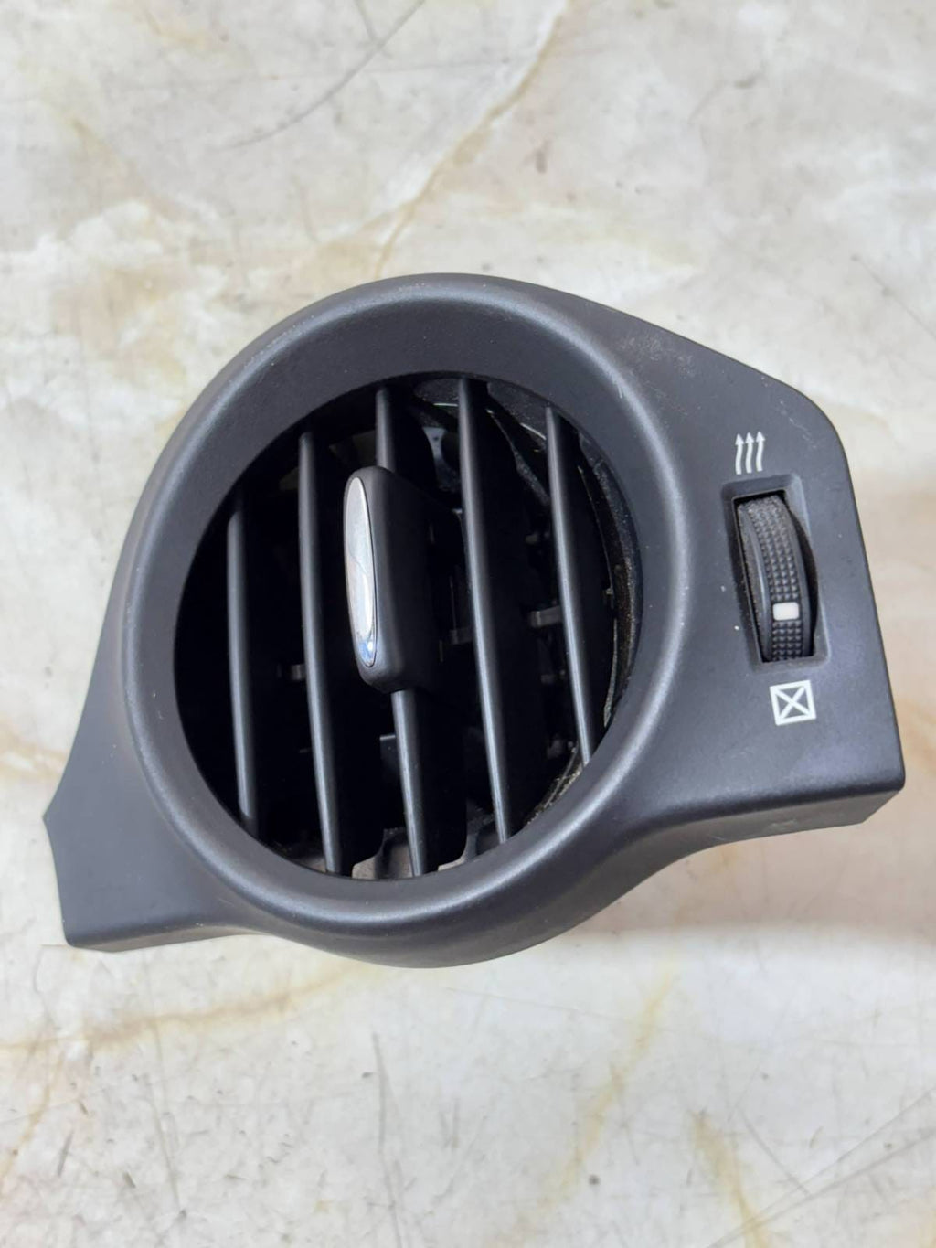 LEXUS IS250 DASHBOARD AIR VENT FRONT LEFT PASSENGER SIDE 55660-53030 2005-13