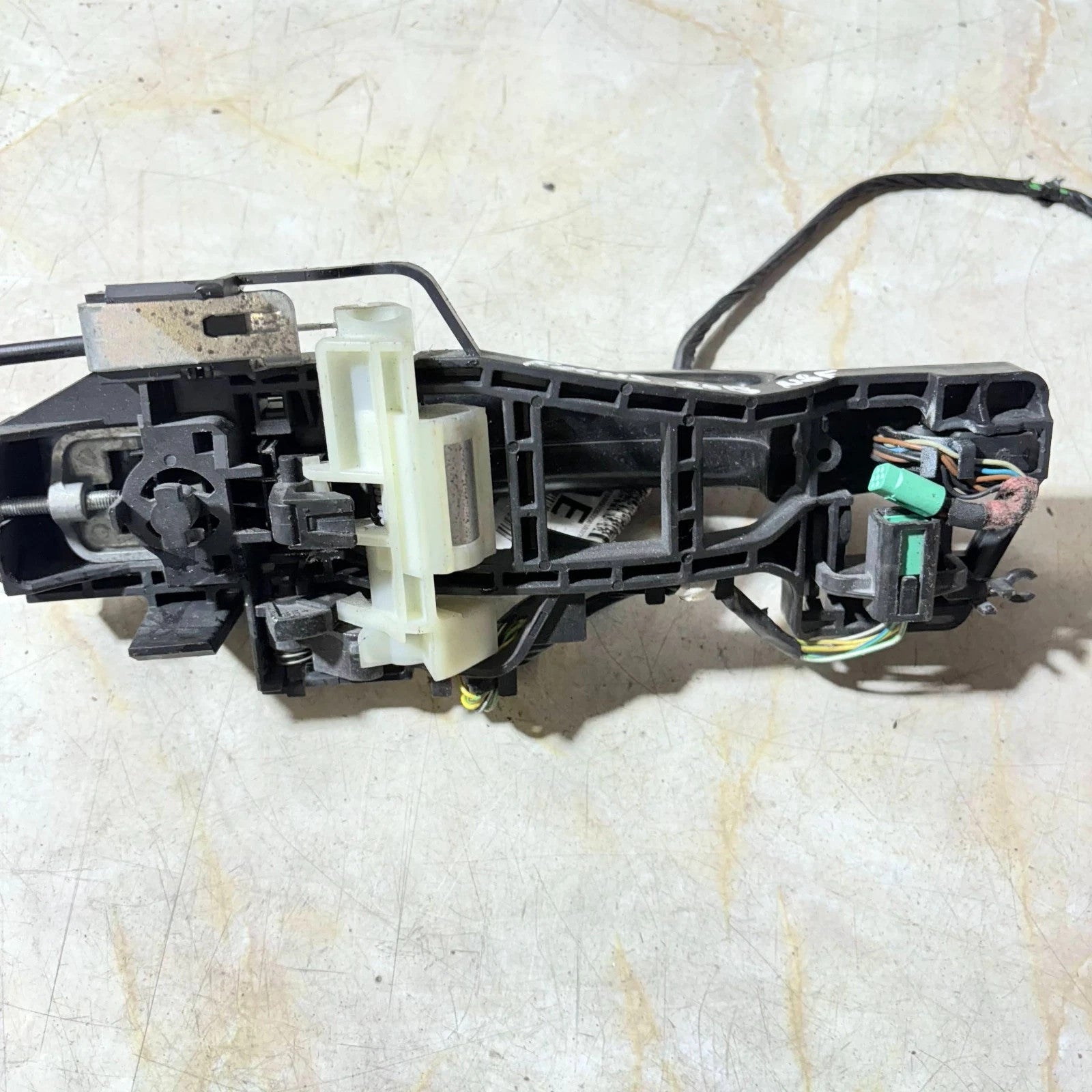 2013 FORD FOCUS PASSENGER SIDE FRONT LEFT OUTER DOOR HANDLE BV6T-14F302