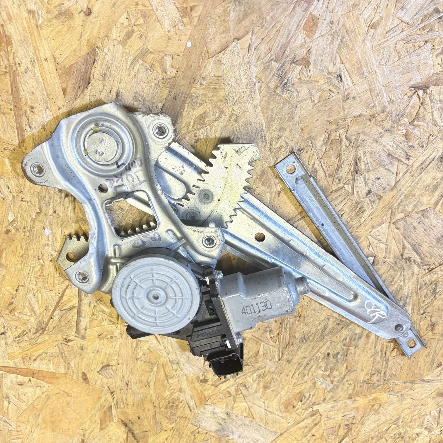 NISSAN JUKE 2010-2019 DRIVER REAR DOOR WINDOW REGULATOR & MOTOR