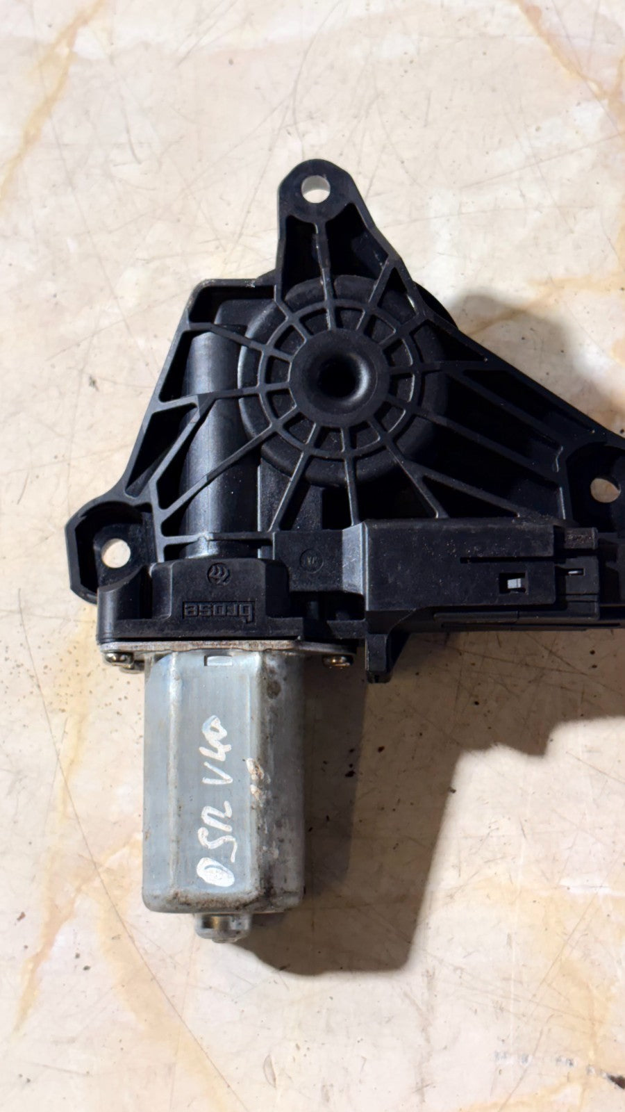 VOLVO V40 WINDOW REGULATOR MOTOR REAR RIGHT DRIVER SIDE 2017 A2469063200