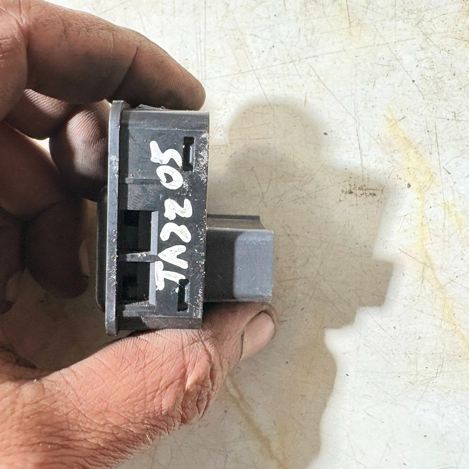 2002-08 HONDA JAZZ ELECTRIC WING MIRROR POWER SWITCH ADJUSTER S9AJ011M1