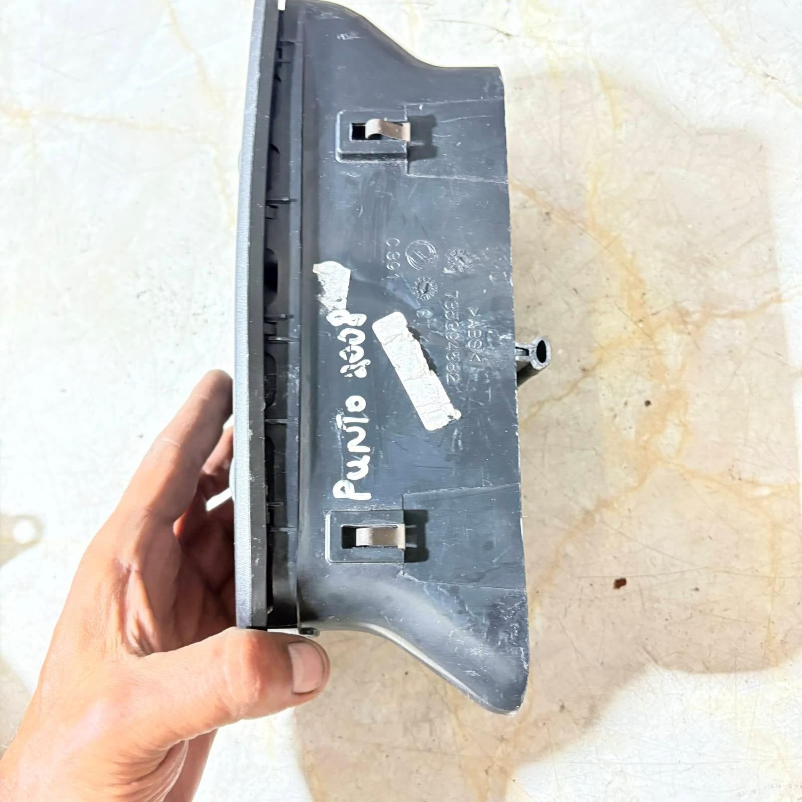 FIAT GRANDE PUNTO 2008 CENTRE DASHBOARD AIR BLOWER VENT HAZARD SWITCH 735394582