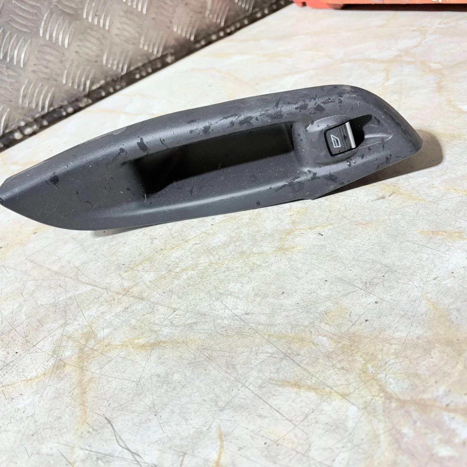 FORD FOCUS ST 2015 WINDOW SWITCH & TRIM REAR RIGHT SIDE