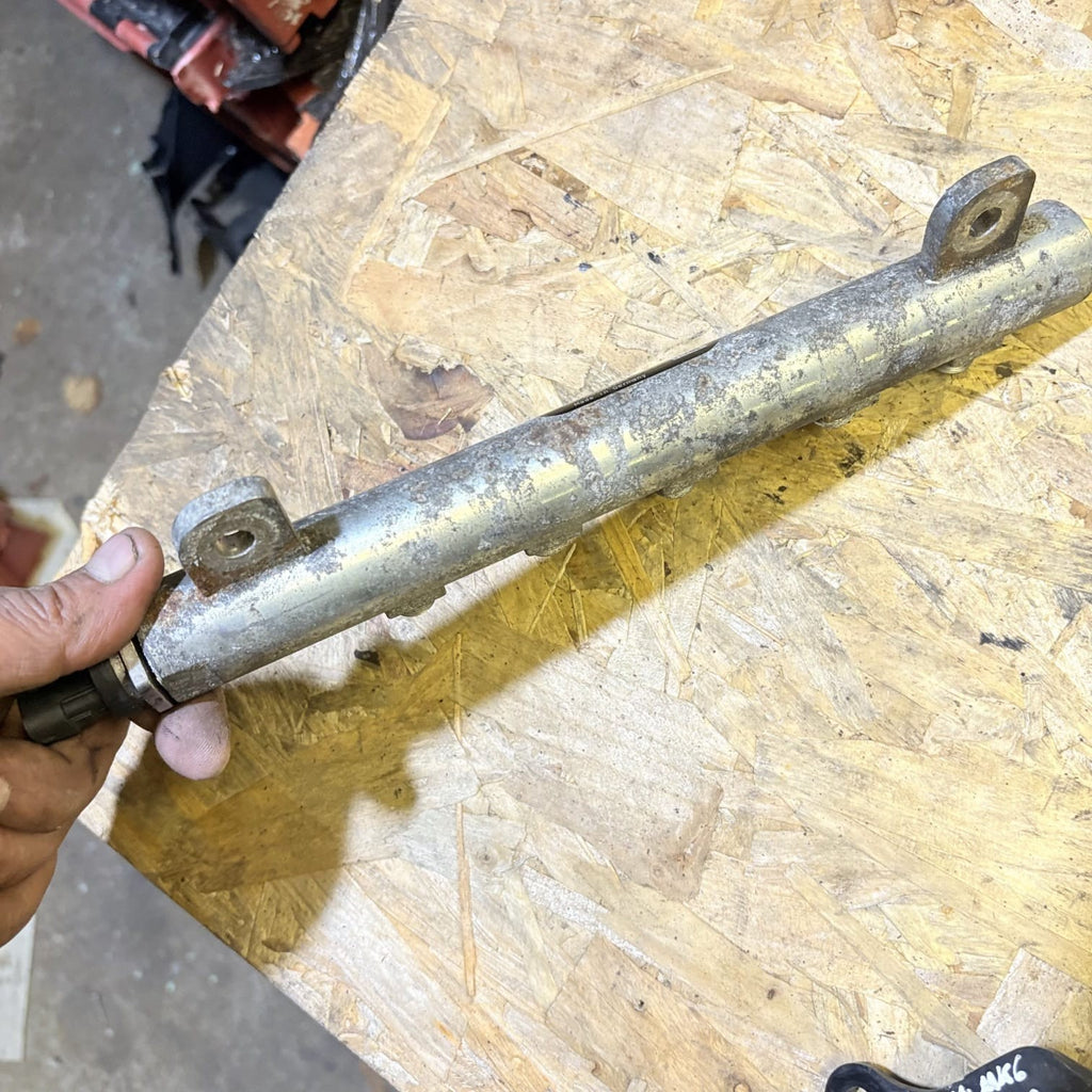 Fiat Doblo Punto Idea Lancia Musa 1.9 JTD Diesel Fuel Rail 0445214052 55200265