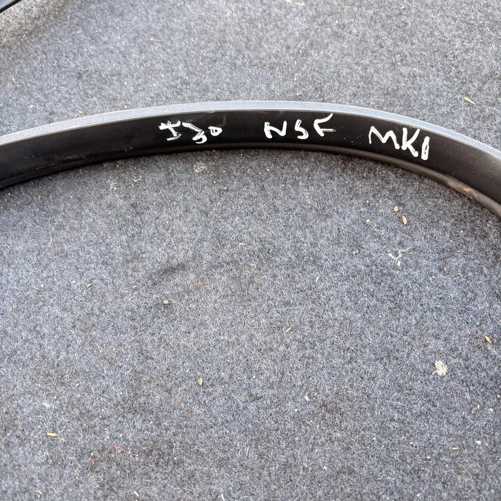 Hyundai i30 MK1 FD 07-12 Front Left Nearside NSF Door Body Weatherstrip Seal Blo