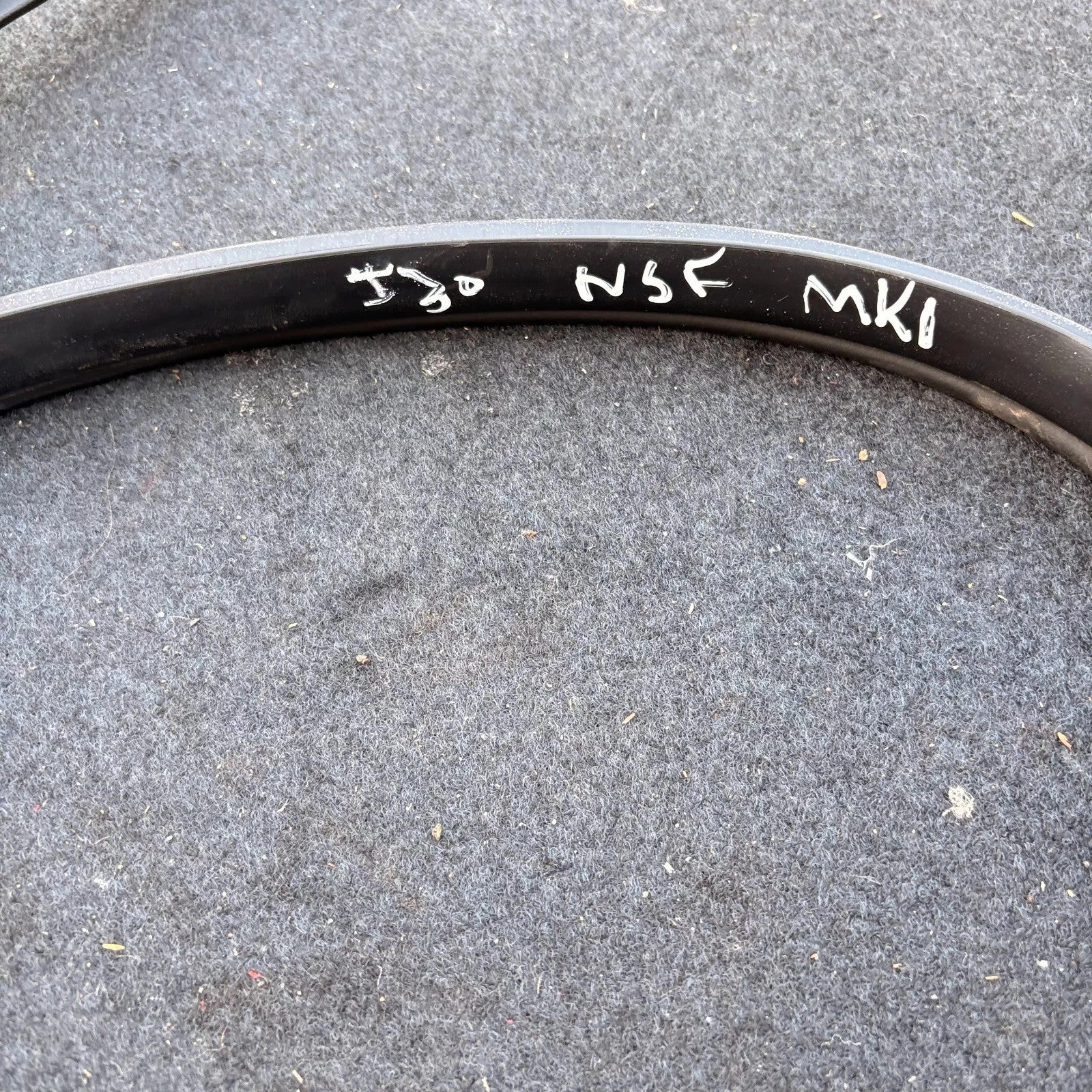 Hyundai i30 MK1 FD 07-12 Front Left Nearside NSF Door Body Weatherstrip Seal Blo