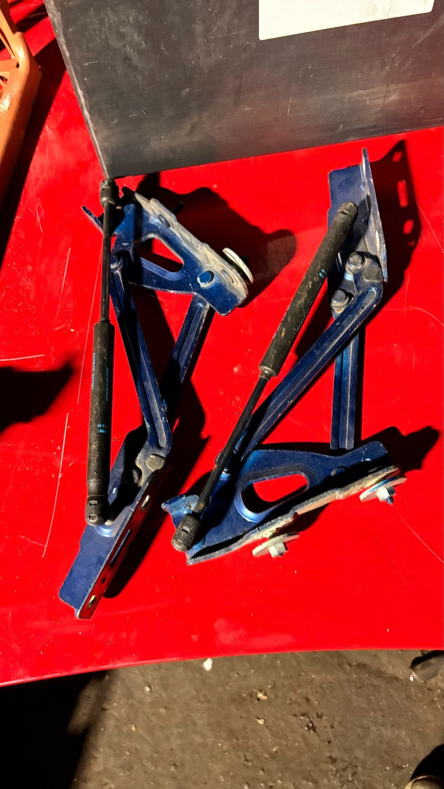 Rear hood Hinges for Peugeot 407 2007