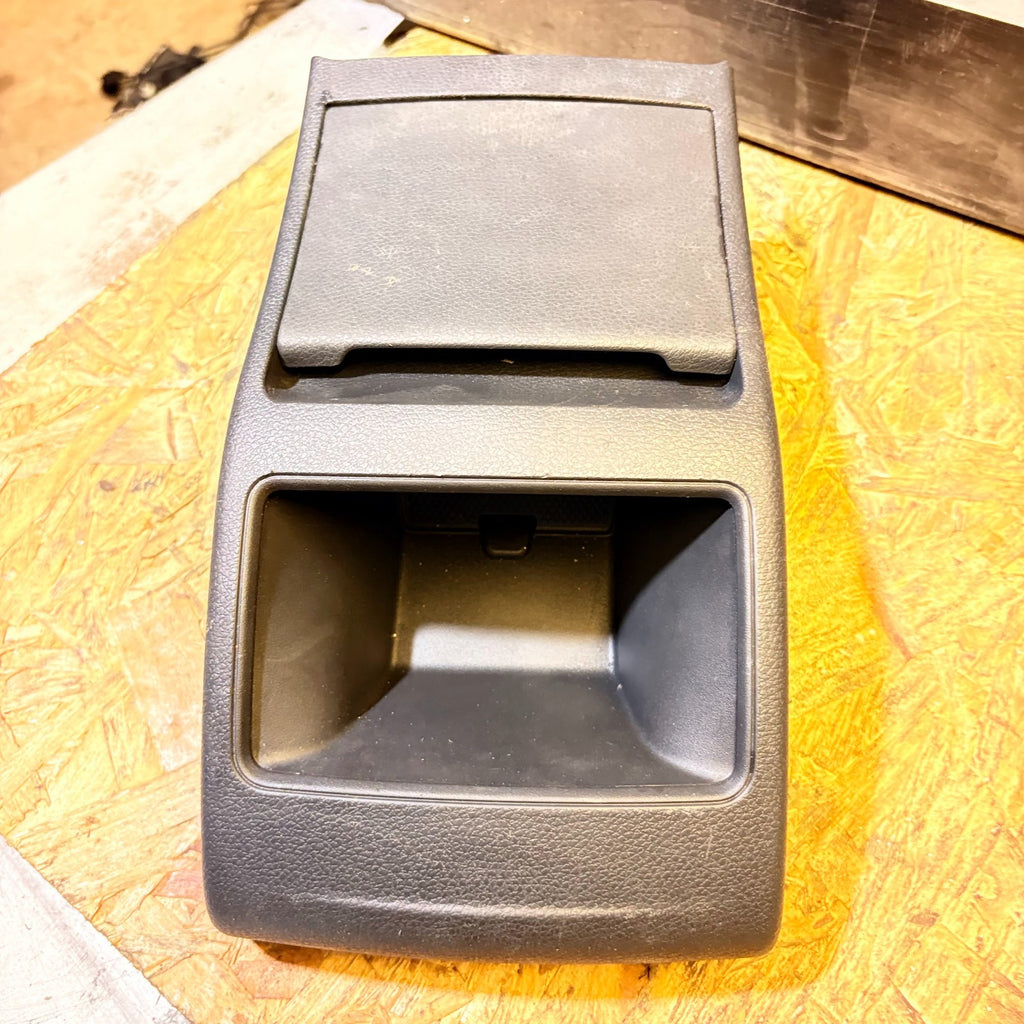 MERCEDES BENZ A-CLASS W176 2013 ASHTRAY REAR A2466460069