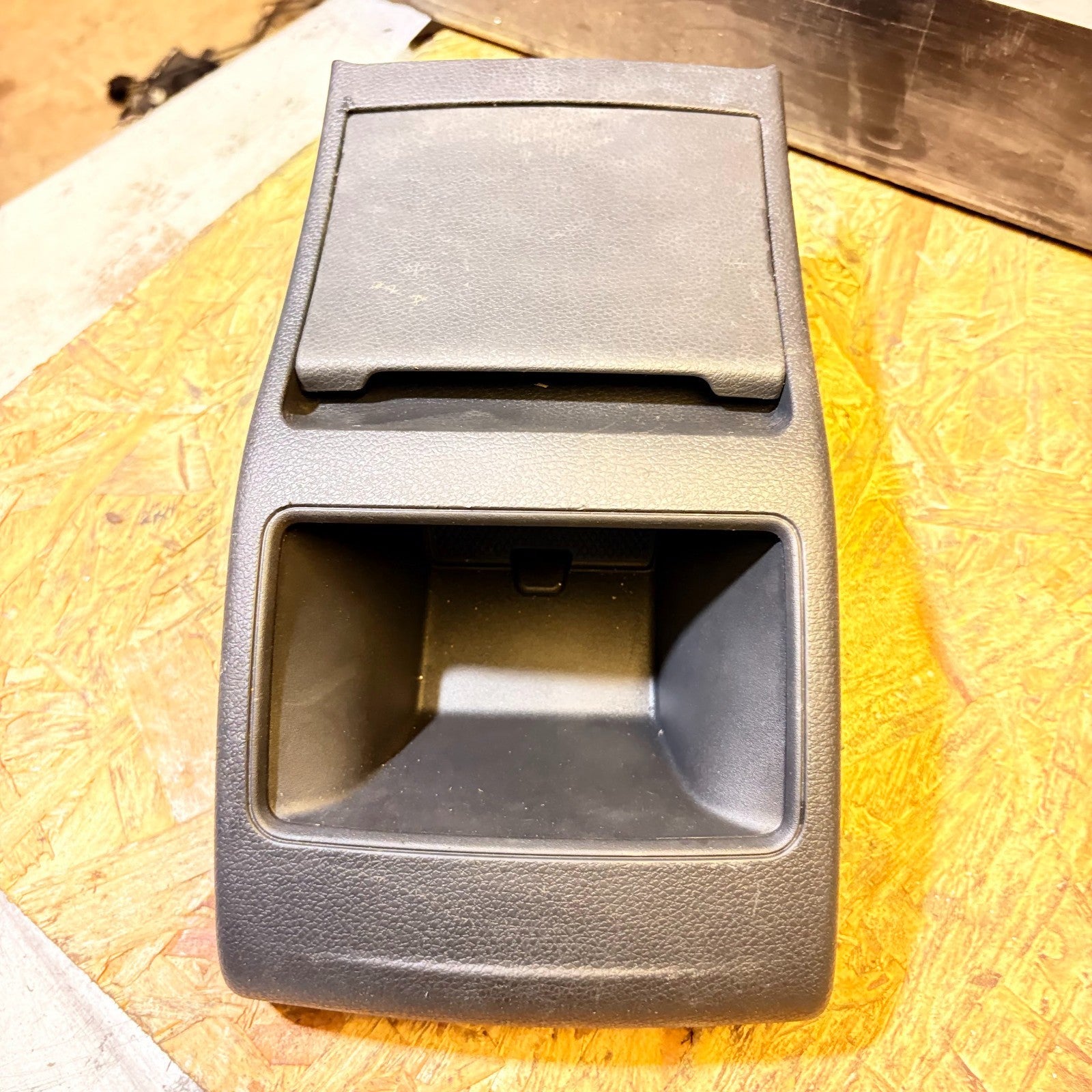 MERCEDES BENZ A-CLASS W176 2013 ASHTRAY REAR A2466460069