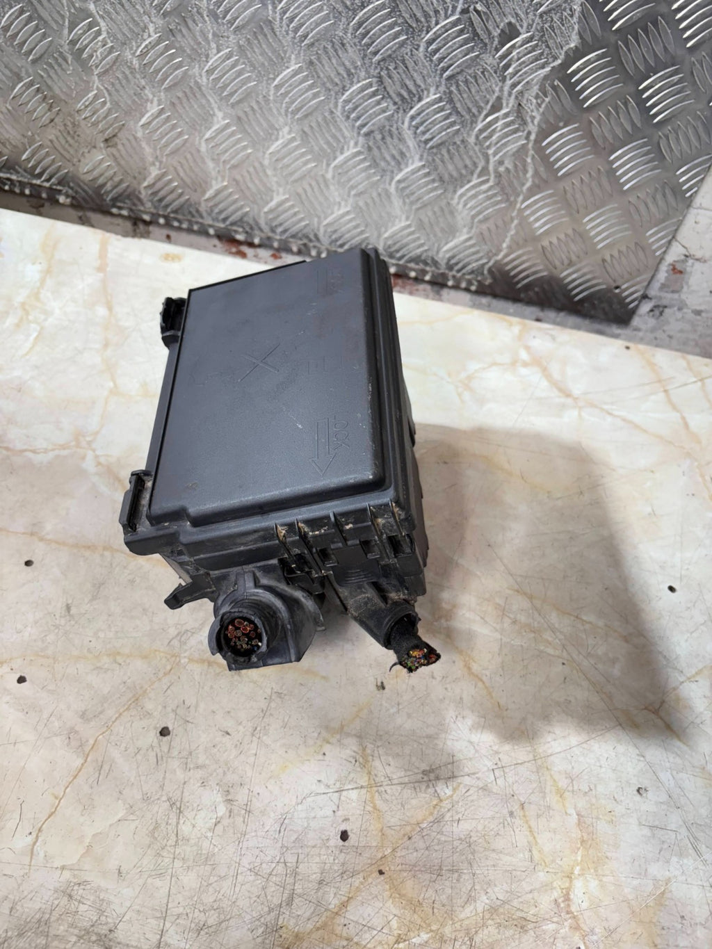 VAUXHALL CORSA 2013 D 1.3 DIESEL CDTI FUSE BOX 13299202