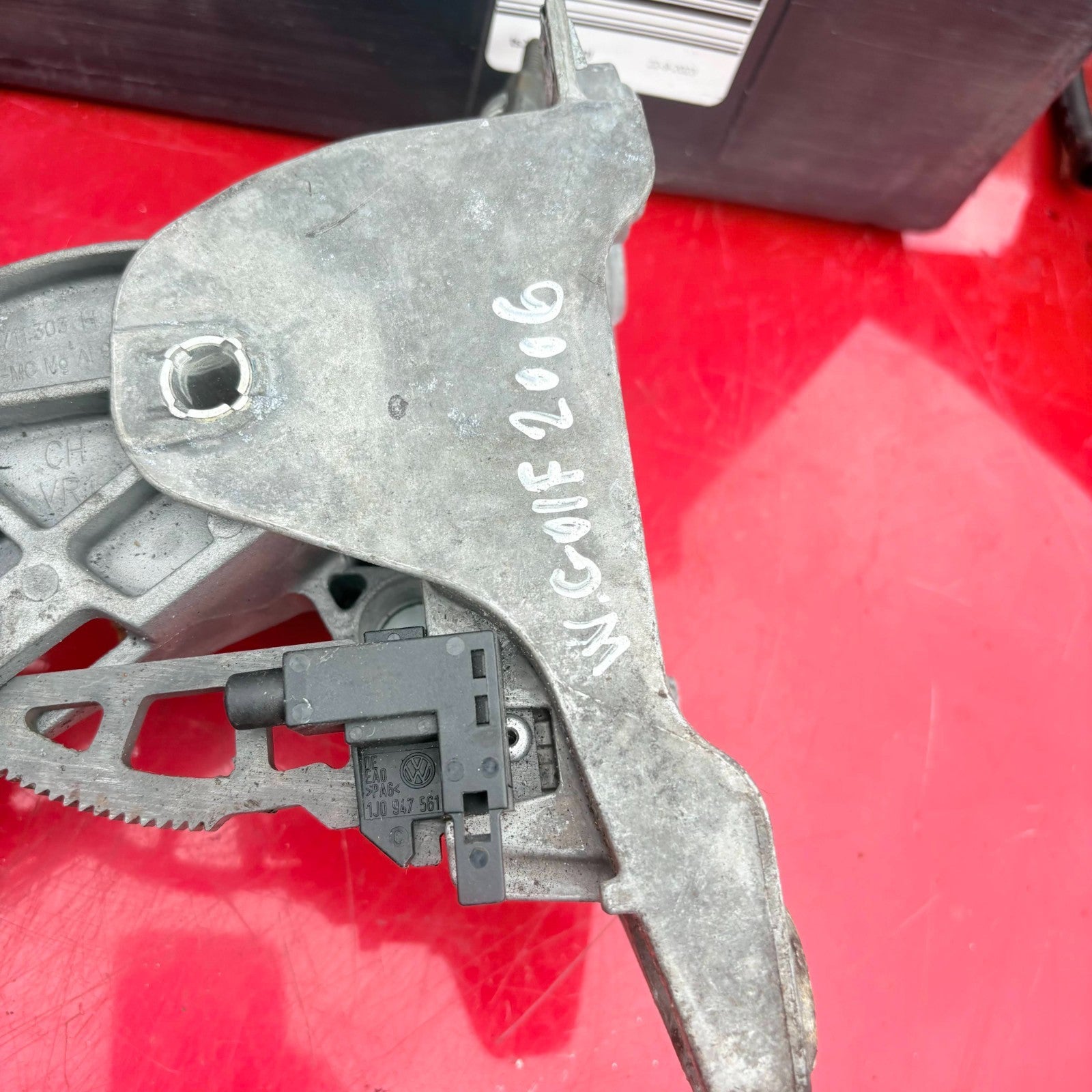 VW Golf Mk5 2004-2009/Seat Leon 2005-2008 Handbrake Lever 1K0711303H