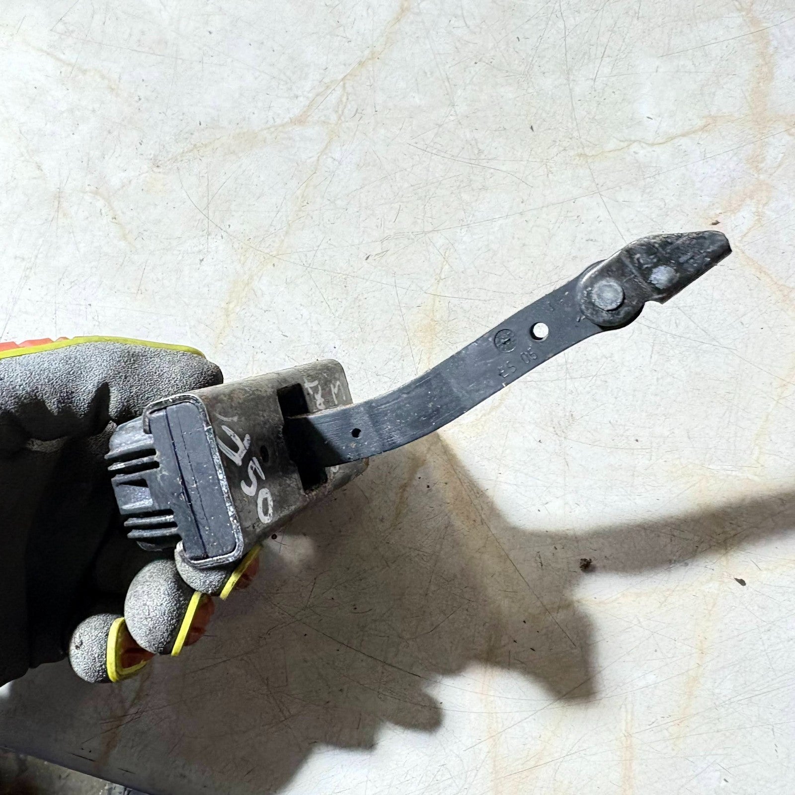 Front Right Side Door Hinge Stop Check Strap Fits BMW COMPACT 2003