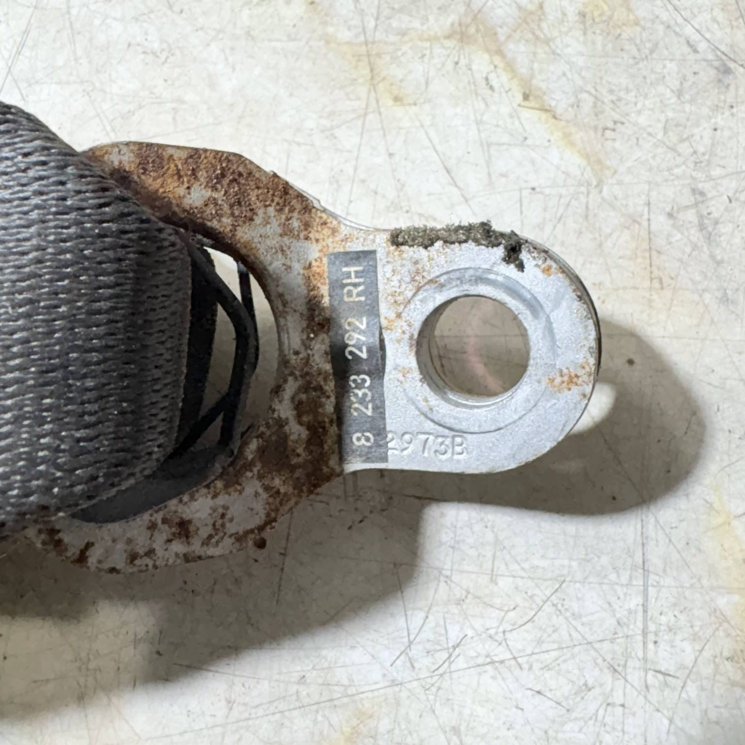 BMW 3 E46 Driver Rear Middle Seat Buckle 8226039 8226038