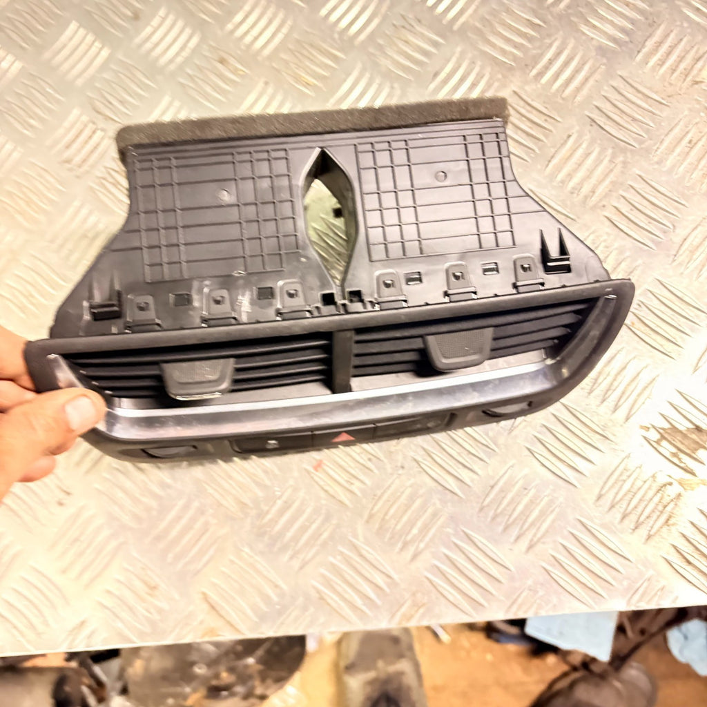 VAUXHALL MOKKA MK1 DASHBOARD AIR VENTS TRIM HAZARD SWITCH 2013 95016183