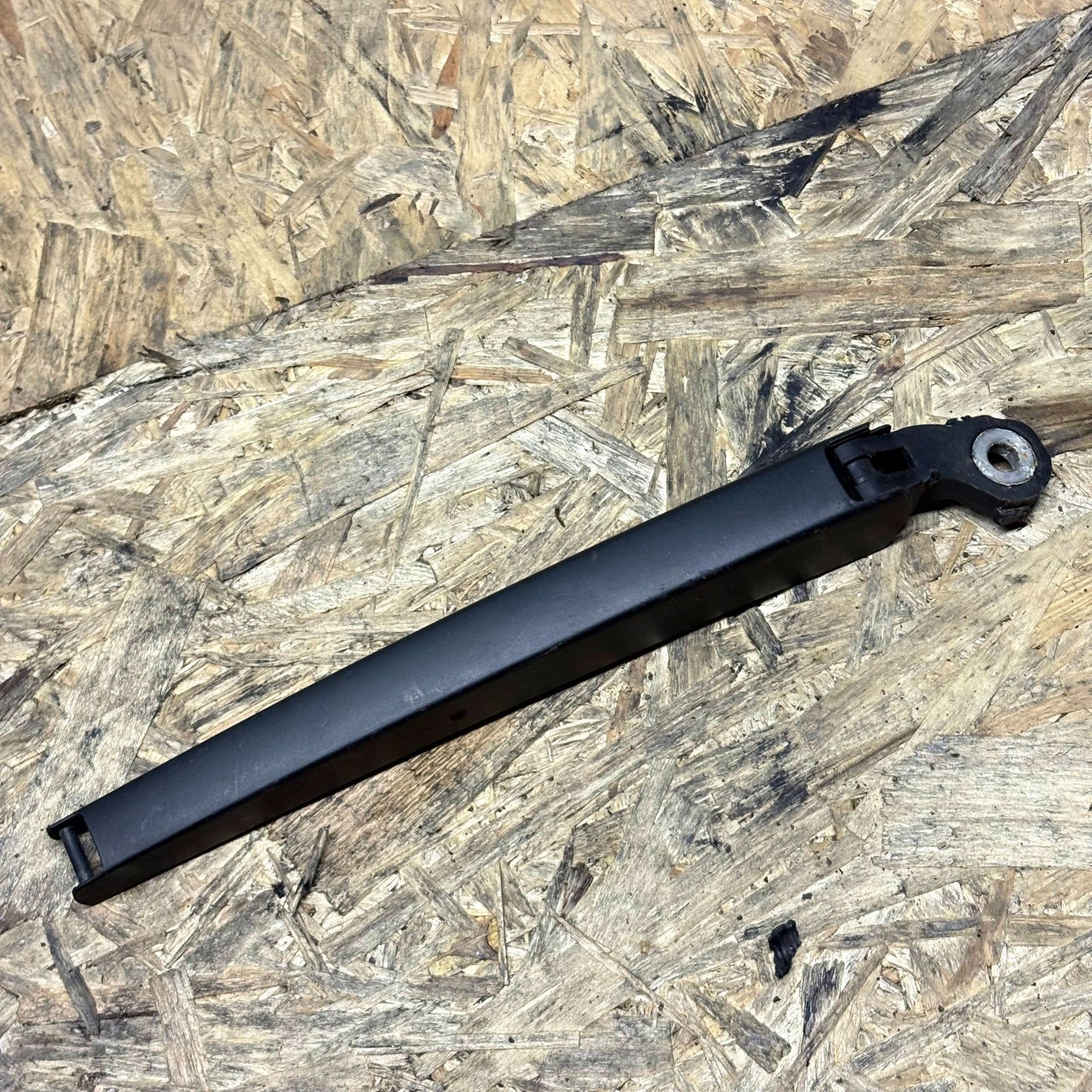 VOLKSWAGEN POLO 2002-2009 REAR WINDSHIELD WIPER ARM 606955707A