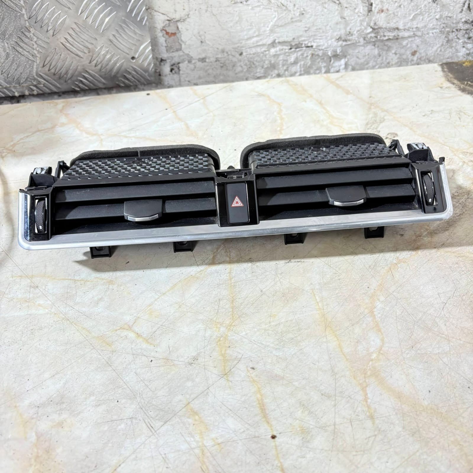 Range Rover Velar L560 2017-2023 Dash Air Vent Hazard J8A2-014L20-BC 11K656