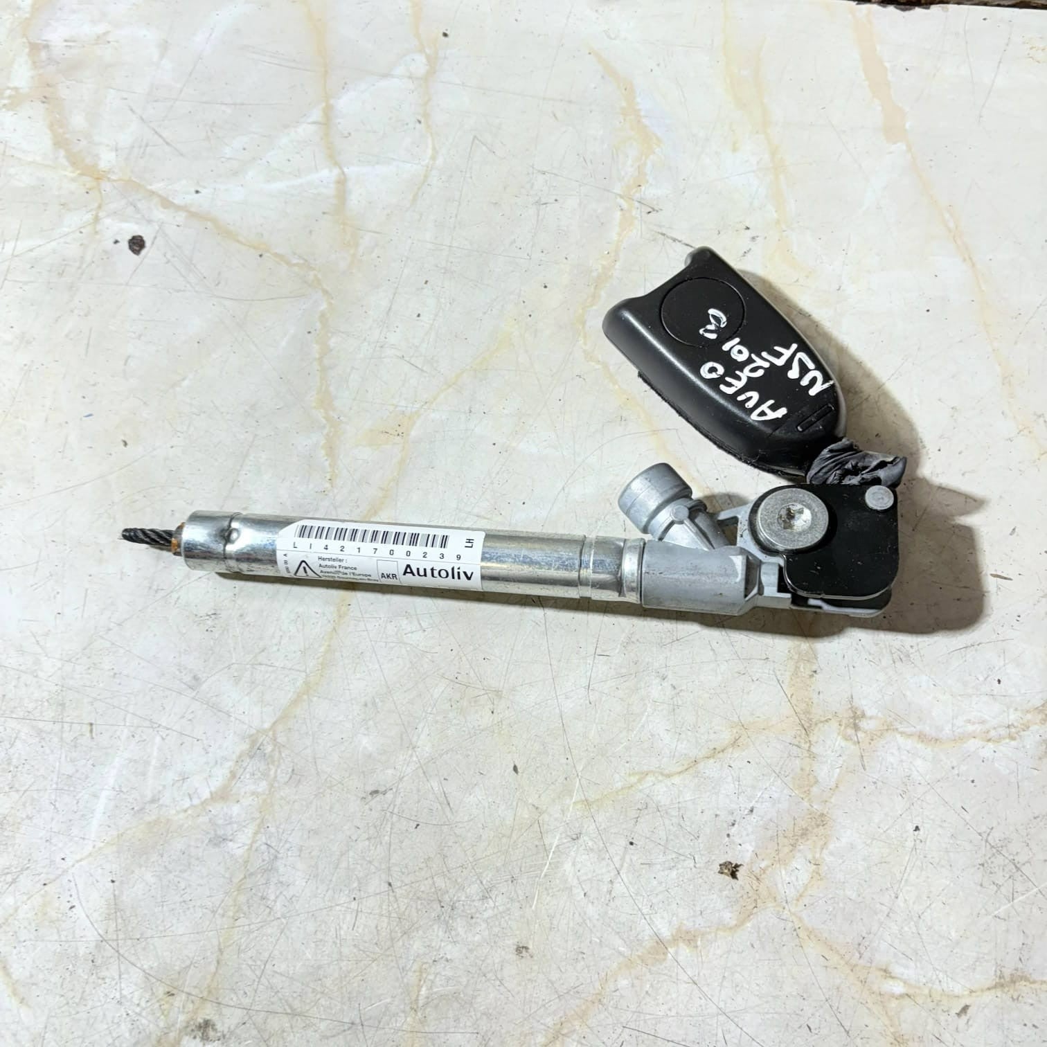 seatbeltlocktensioner Passenger front ChevroletAveoBeckengurtstraffer95963886NSF
