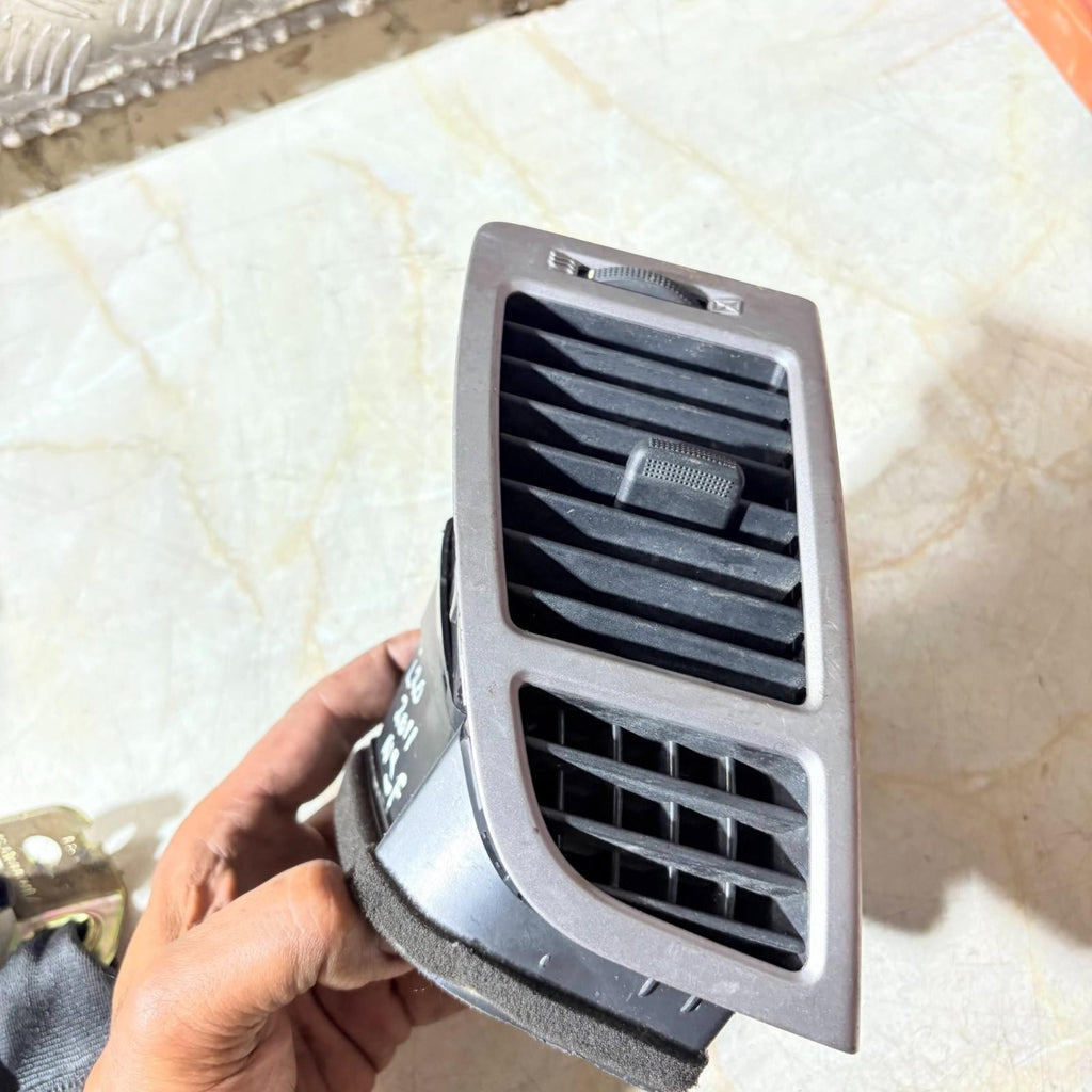 HYUNDAI I20 MK1 08-12 DASHBOARD AIR VENT NSF PASSENGER FRONT LEFT SIDE