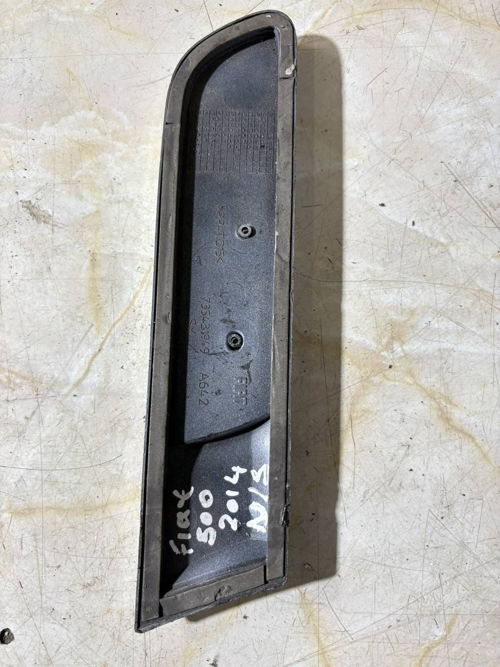2014 FIAT 500 PASSENGER SIDE REAR DOOR MODLDING TRIM COVER 735431949