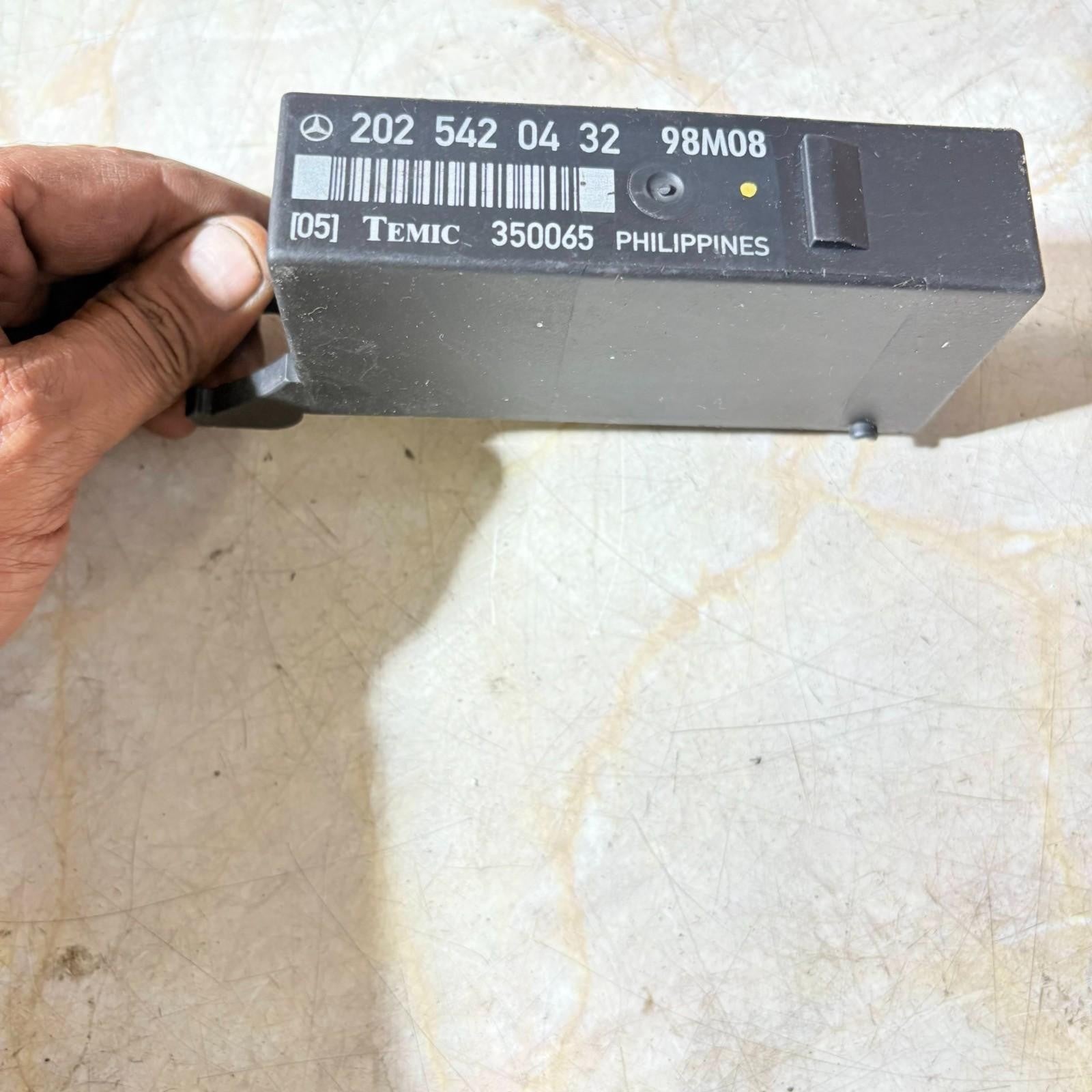 MERCEDES 2000-2010 W203 C250 SPORT AUTO LIGHT CONTROL MODULE 202 542 04 32