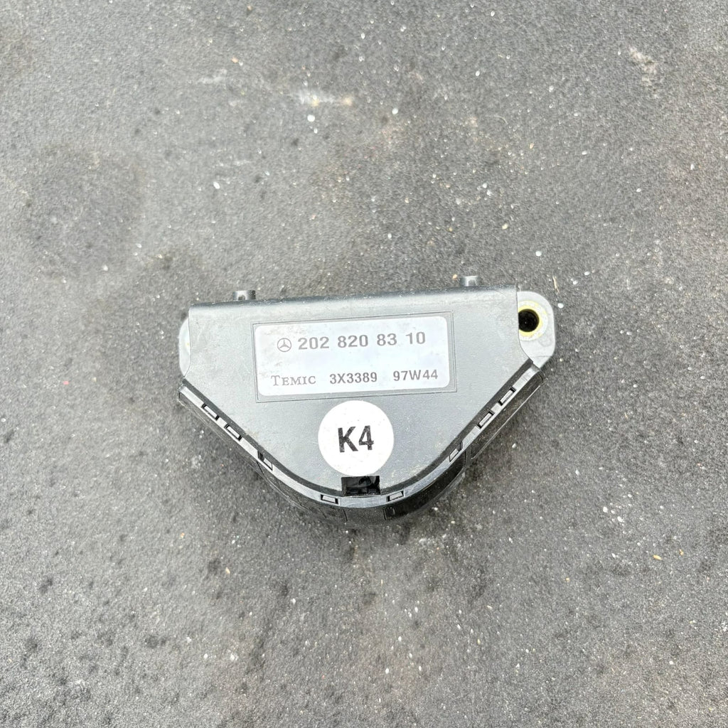 1998 MERCEDES CLK 320 ALARM MOTION SENSOR 2028208310