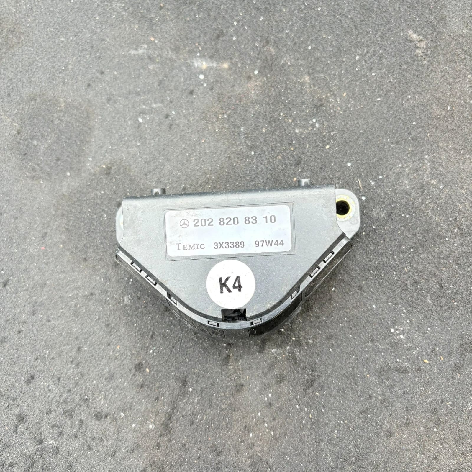 1998 MERCEDES CLK 320 ALARM MOTION SENSOR 2028208310