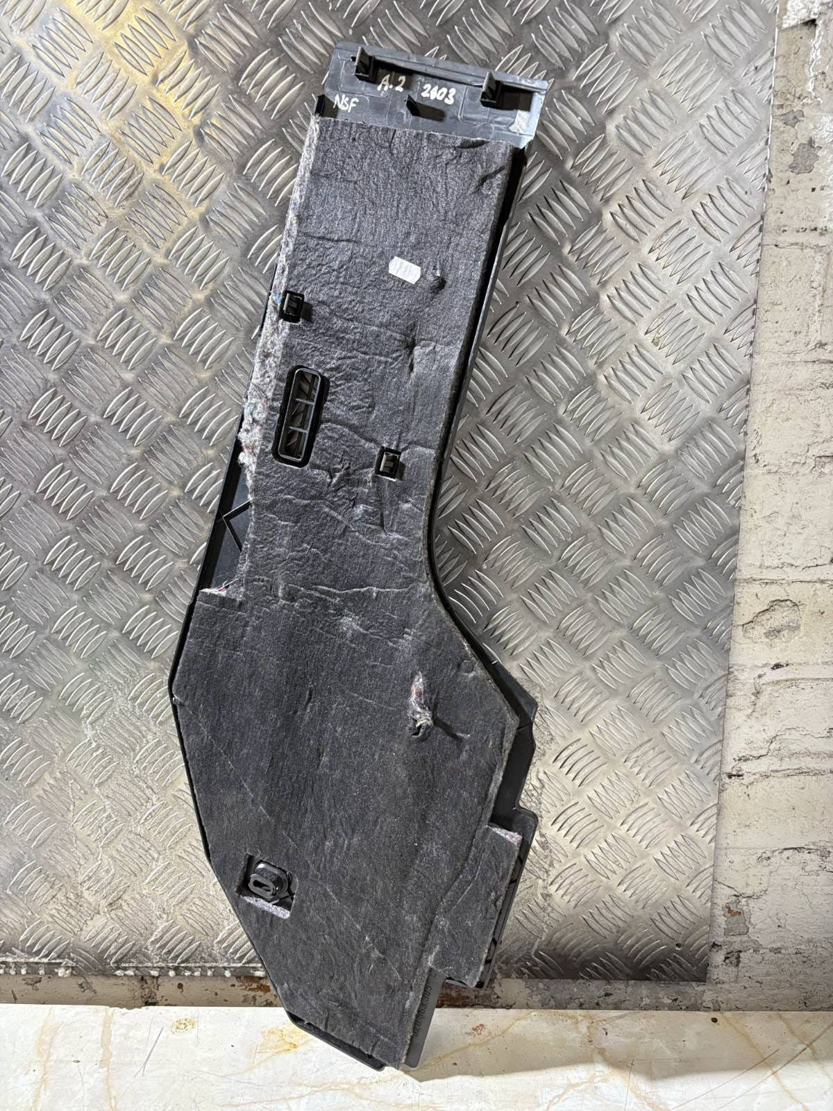 Audi A2 NS Left Centre Console Side Trim Platinum 8Z0863305 2003