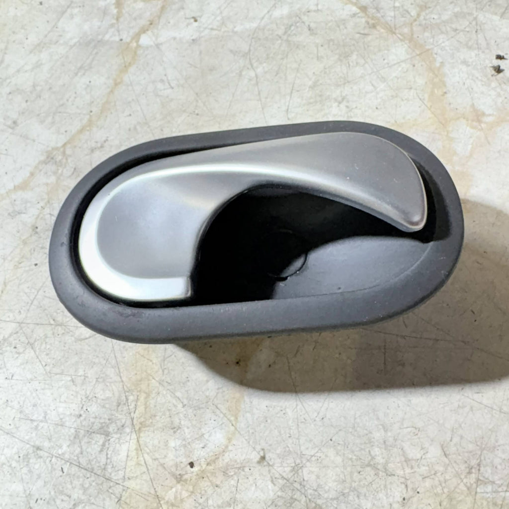 Renault Megane Scenic 2 mk2 right front interior door handle release 5005500006