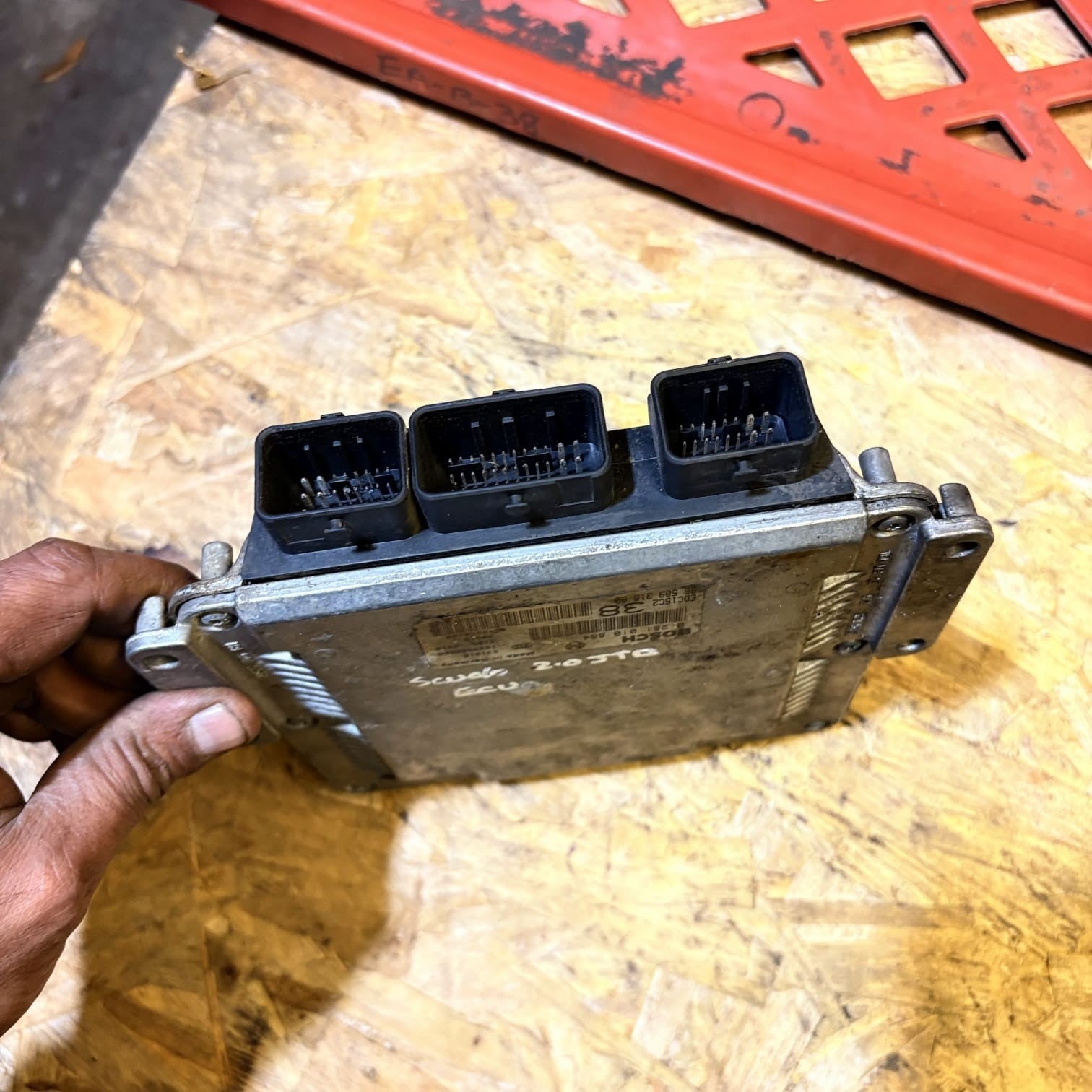 PEUGEOT CITROEN FIAT SCUDO DISPATCH 0281010884 9650931880 ECU ENGINE CONTROL