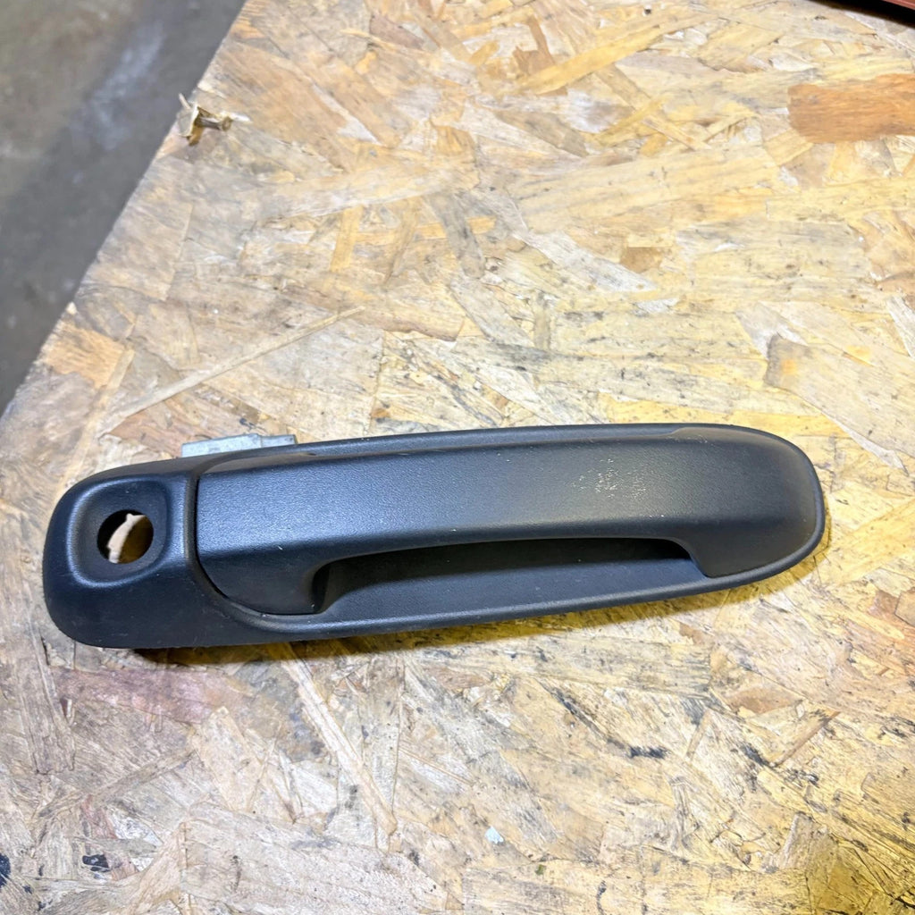 Jeep Cherokee/Liberty KJ 2002-2007 Front Right Outer Door Handle Keyhole Black