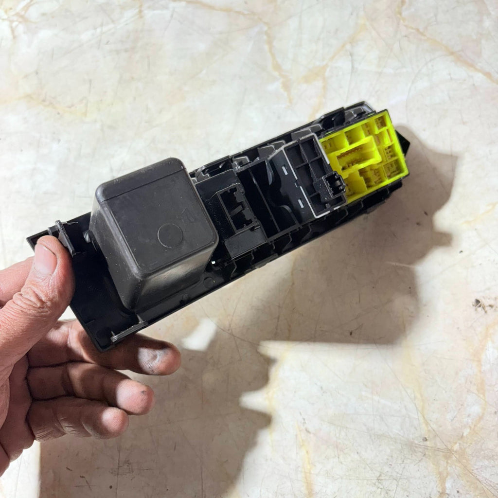 NISSAN NOTE 2009-2014 E11 Headlight & Wing Mirror Control Switch