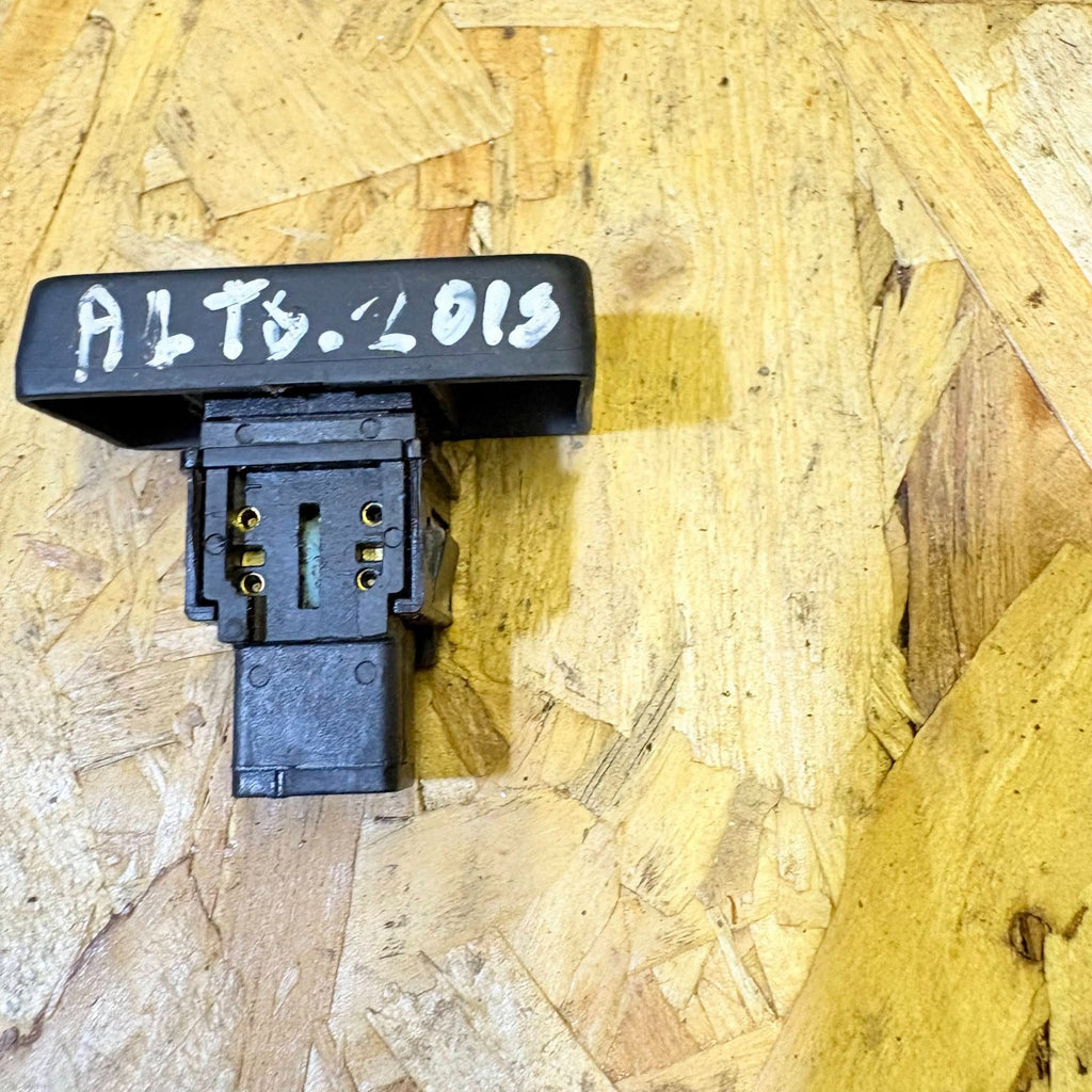 2009-2015 SUZUKI ALTO HAZARD LIGHT CONTROL SWITCH BUTTON