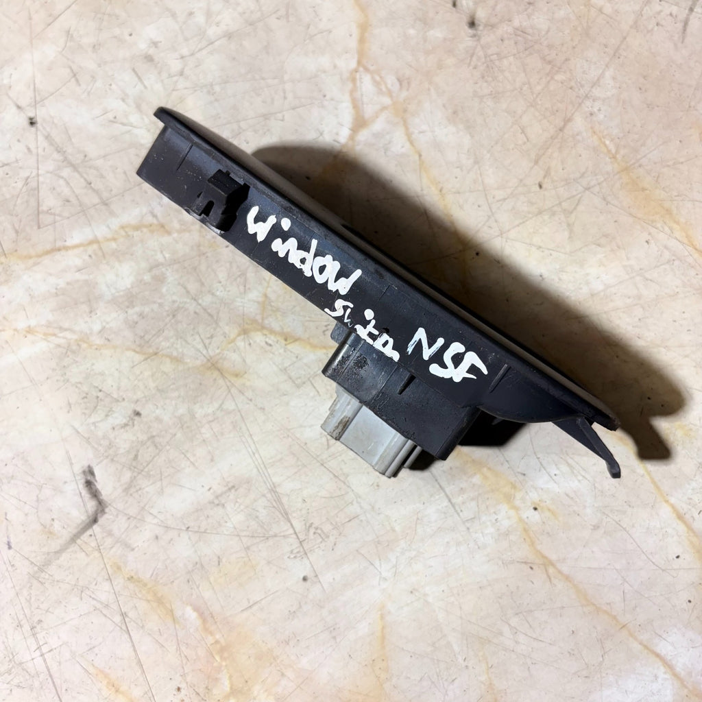 Renault Scenic Mk2 03-06 Passenger Side Front Electric Window Switch