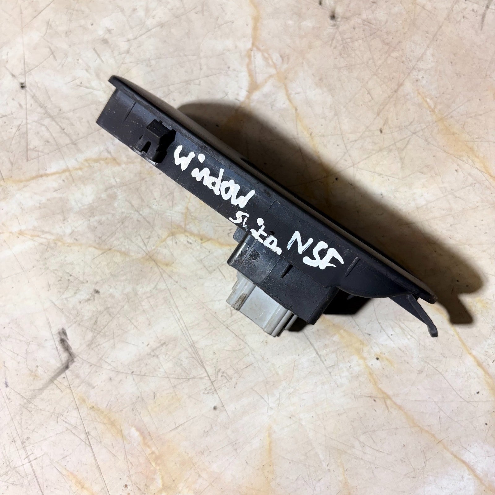 Renault Scenic Mk2 03-06 Passenger Side Front Electric Window Switch