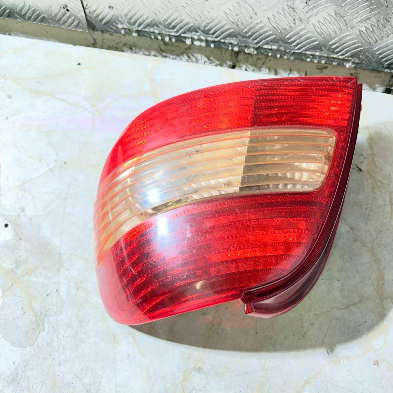 TOYOTA AVENSIS 1997-2003 Rear Light Passenger Rear Left Hatch 5 Door 034N5P