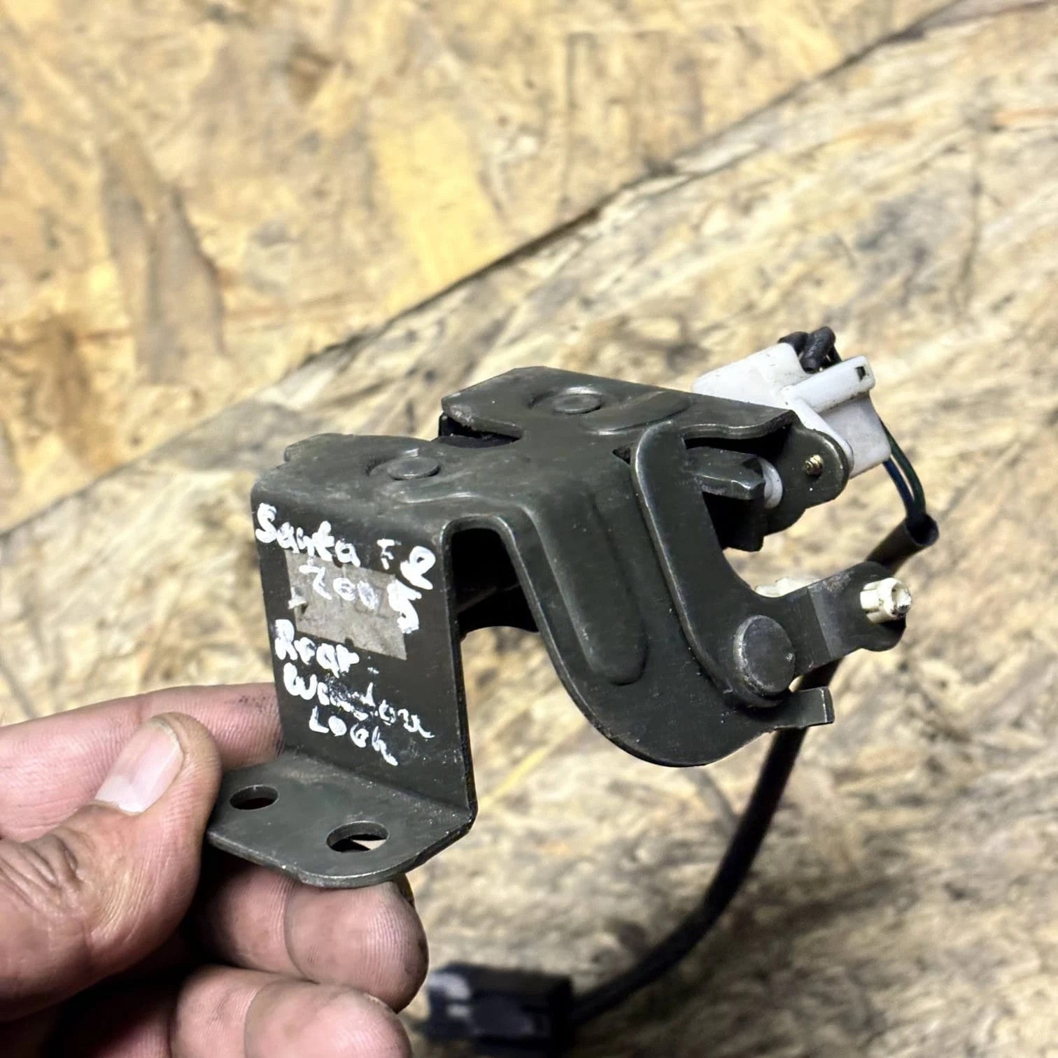 Hyundai Santa Fe 2000-2006 5 Door Rear Tailgate Glass Latch Lock 87130-26000