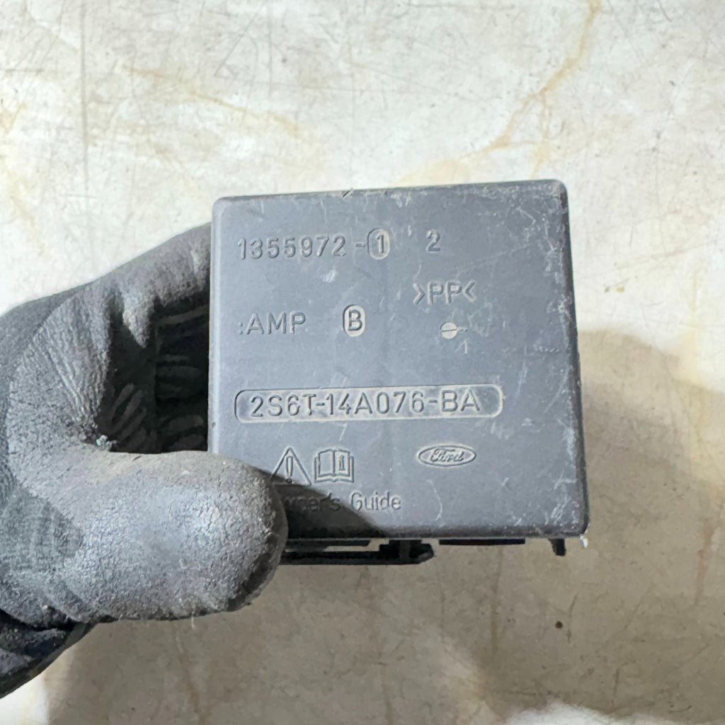 2008 FORD FIESTA FUSE BOX 2S6T-14A076-BA