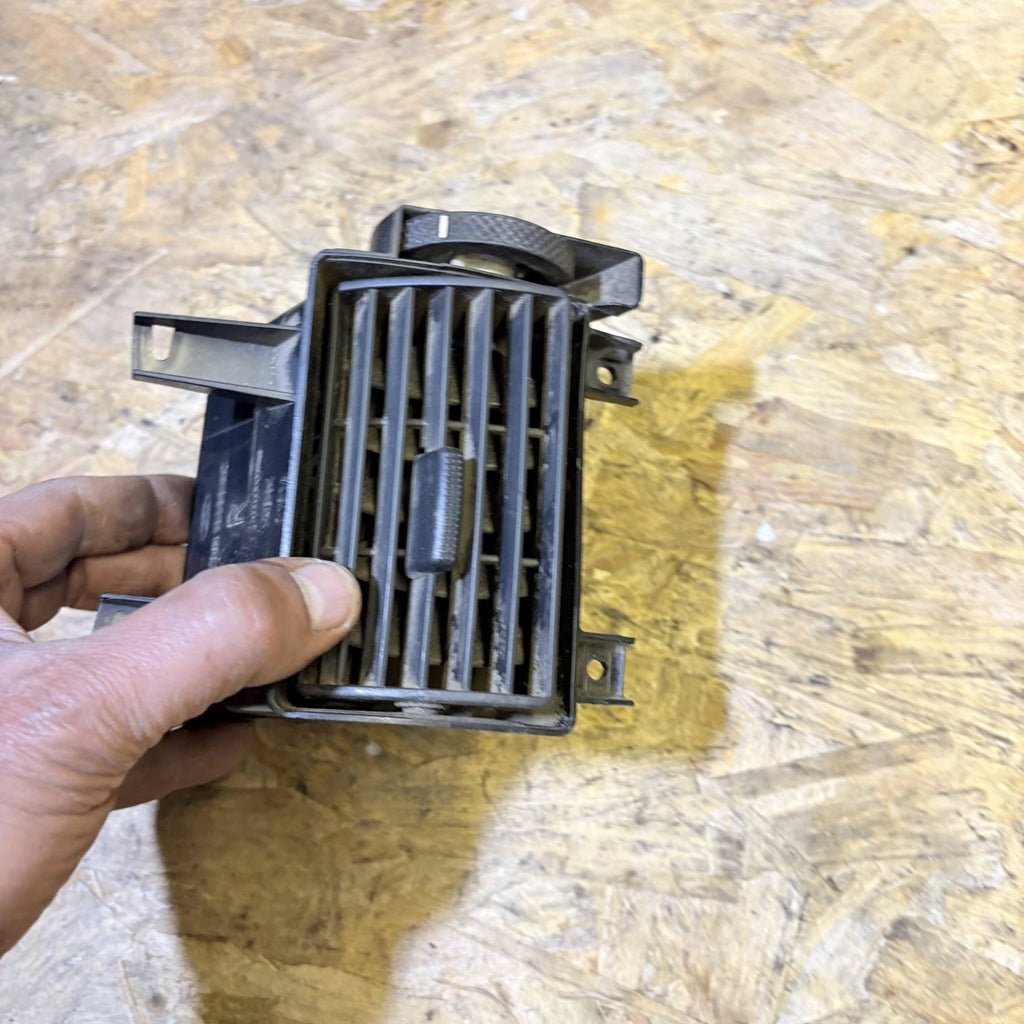 FORD TRANSIT CONNECT 2000-2006 RIGHT DRIVER SIDE DASH VENT 2T1H19893AC